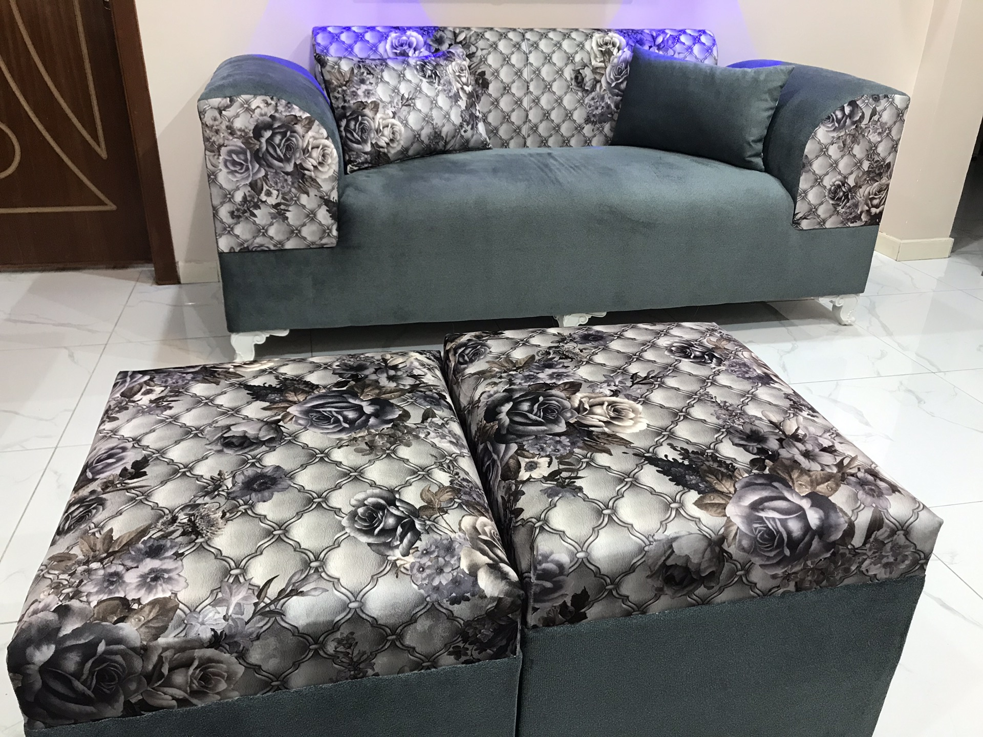 كنب استعمال اسبوع واحد                                            


	 				لا تنسَ أنك شاهدت هذا الإعلان في عنكبوت            
	 				
                                طقم كنت حرف L  ثلاثية 
مستعمل...