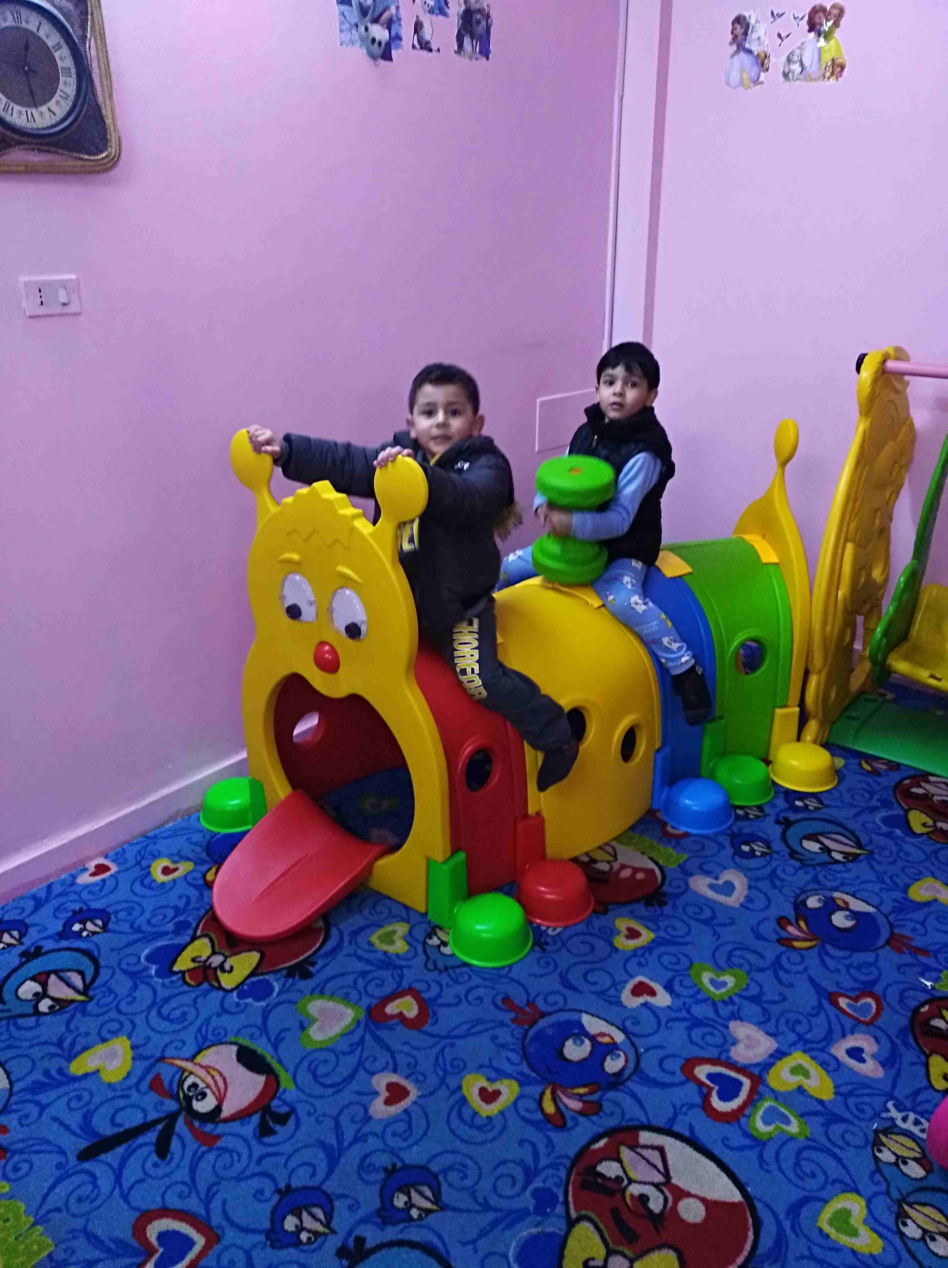 لعبة دودة النفق لأطفال الحضانات والروضات
لا تنسَ أنك شاهدت هذا الإعلان في عنكبوت
تجهيز حضانات ومد...