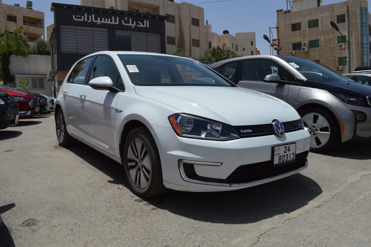 جولف e-drive صنف sel                                            


	 				لا تنسَ أنك شاهدت هذا الإعلان في عنكبوت            
	 				
                                جولف 2016 e-drive عداد 19000 ميل...