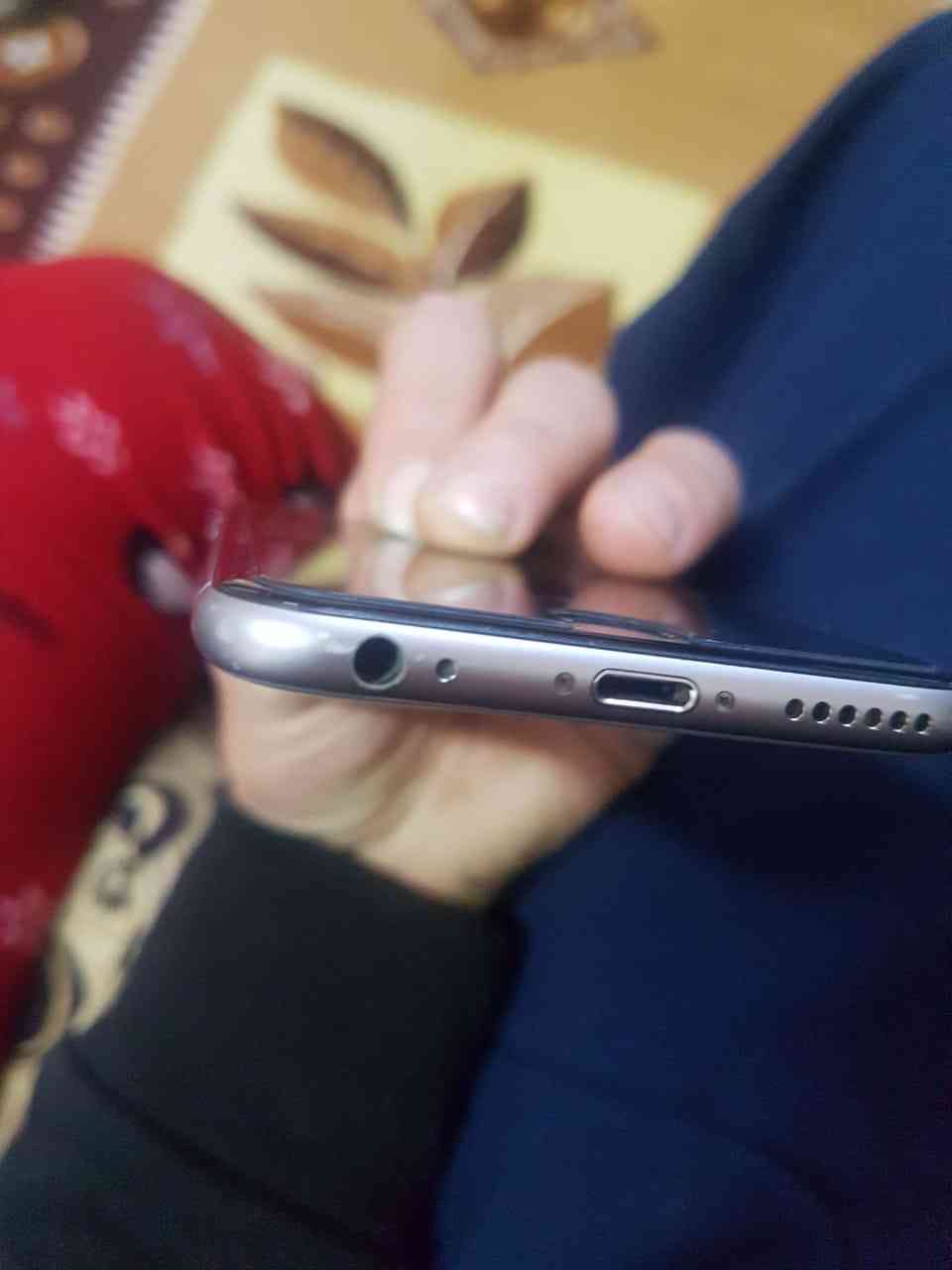 iPhone 6s 16g
لا تنسَ أنك شاهدت هذا الإعلان في عنكبوت
مستعمل و كاله 16 جيجا معاه كرتونه و شاح...