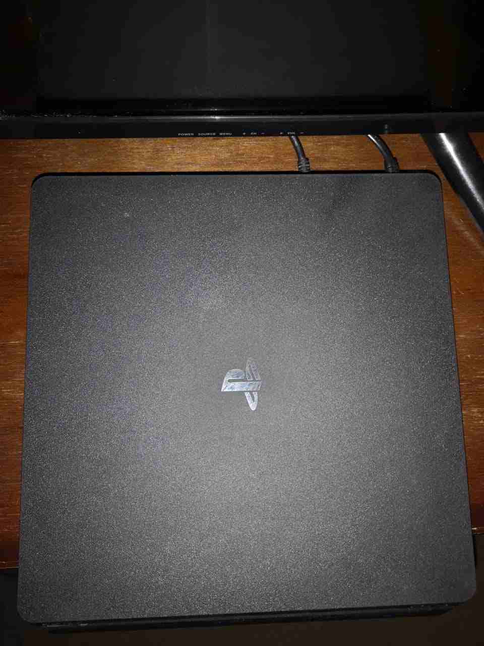 ps4 500giga slim                                            


	 				لا تنسَ أنك شاهدت هذا الإعلان في عنكبوت            
	 				
                            - استخدام جدا نظيف (موضح بالصور)
- يدتين...