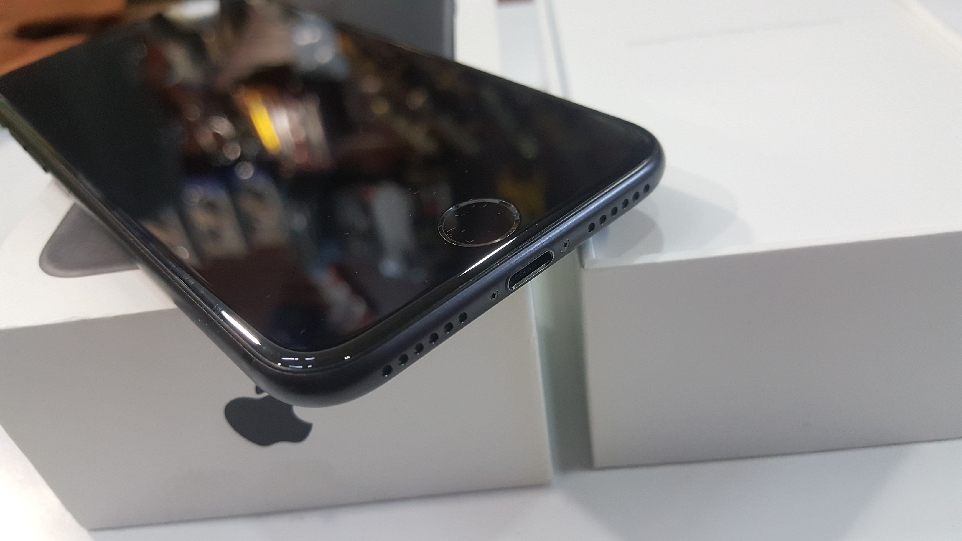ايفون 7 بحالة الوكااااااااااااله ومع كل اغراضو 32g
لا تنسَ أنك شاهدت هذا الإعلان في عنكبوت
ال...