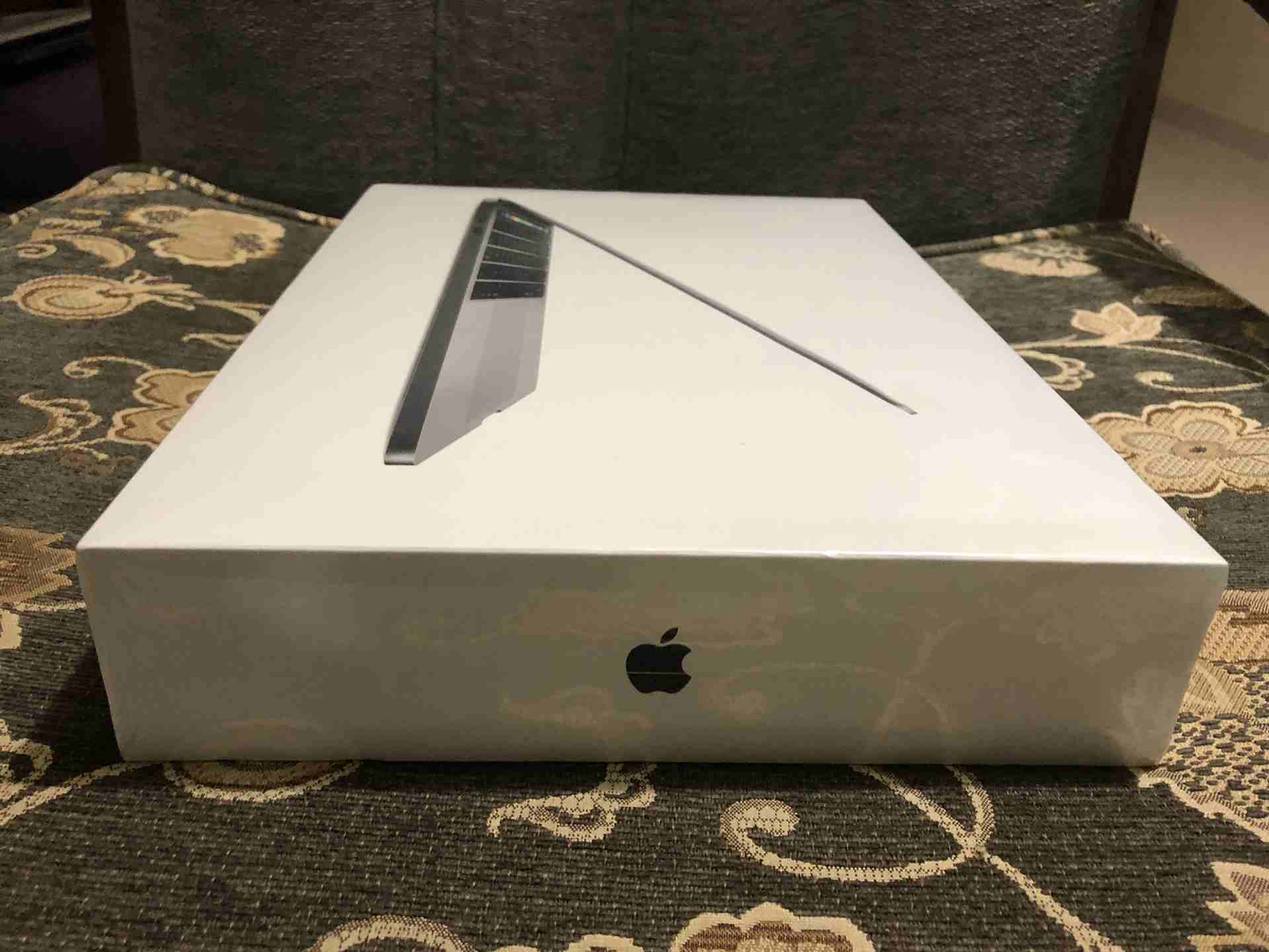 New MacBook Pro 13 inch 2017 Touch Bar
لا تنسَ أنك شاهدت هذا الإعلان في عنكبوت
ملاحظة : الجهاز جد...