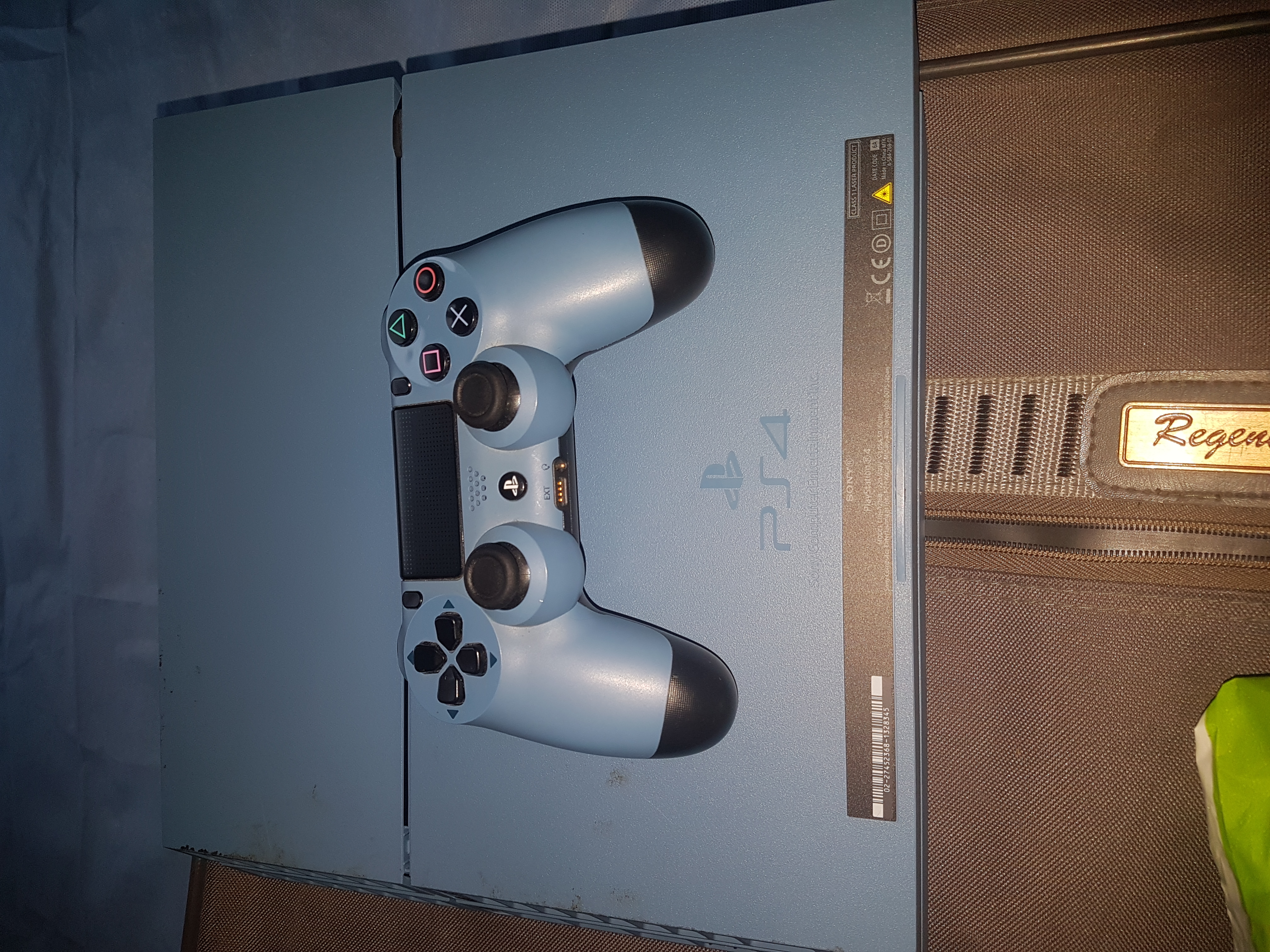 Playstation 4 1TB
لا تنسَ أنك شاهدت هذا الإعلان في عنكبوت
للبيع بلايستيشن 4 من انجلترا 1000GB...