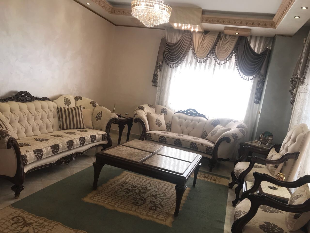طقمين كنب فاخر مع طاولاته
لا تنسَ أنك شاهدت هذا الإعلان في عنكبوت
طقمين كنب كل واحد على حدا م...