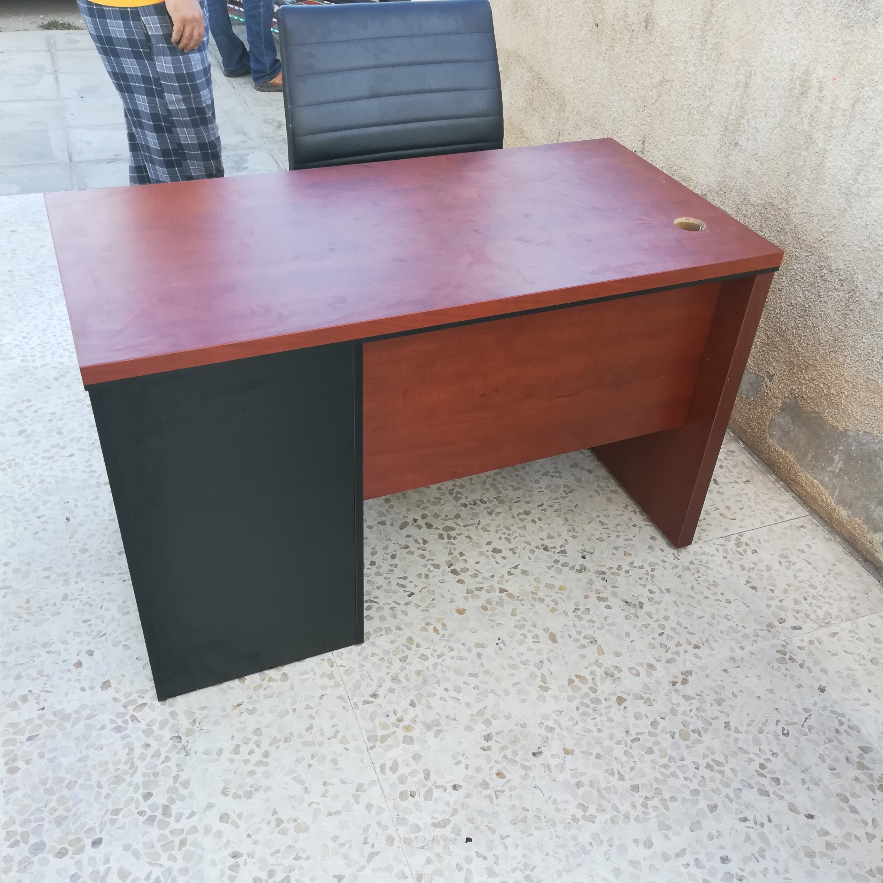 مكاتب جديده مع كراسي
لا تنسَ أنك شاهدت هذا الإعلان في عنكبوت
السعر 80...