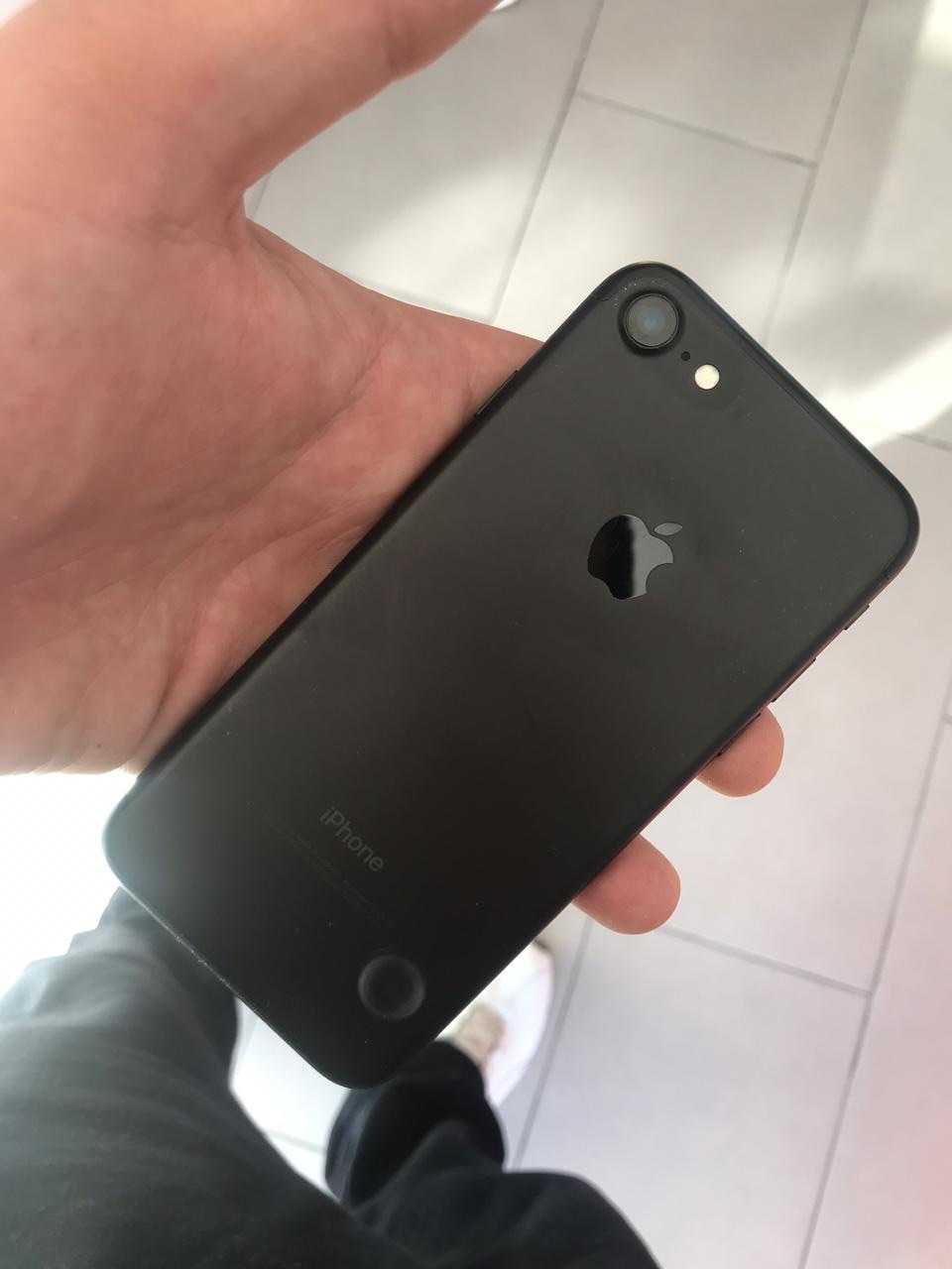 ايفون 7. 128gb. نظيف
لا تنسَ أنك شاهدت هذا الإعلان في عنكبوت
نظيف جدا. معا سماعه وشاحن اصلي...
