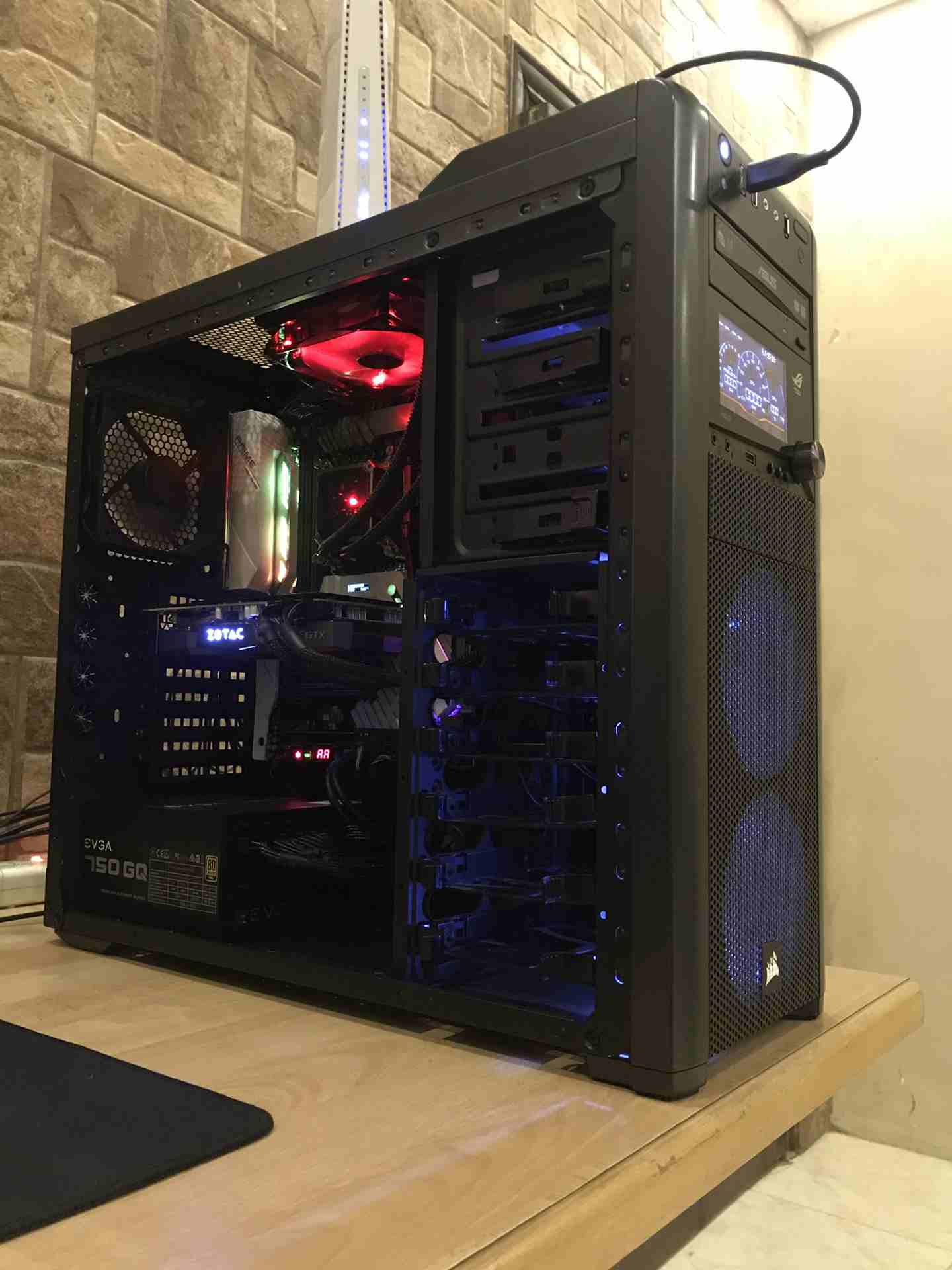 i7 7800X , 32GB Ram , GTX 1080 Ti ,  1TB SSD  4TB HDD , X299 Deluxe                                            


	 				لا تنسَ أنك شاهدت هذا الإعلان في عنكبوت...