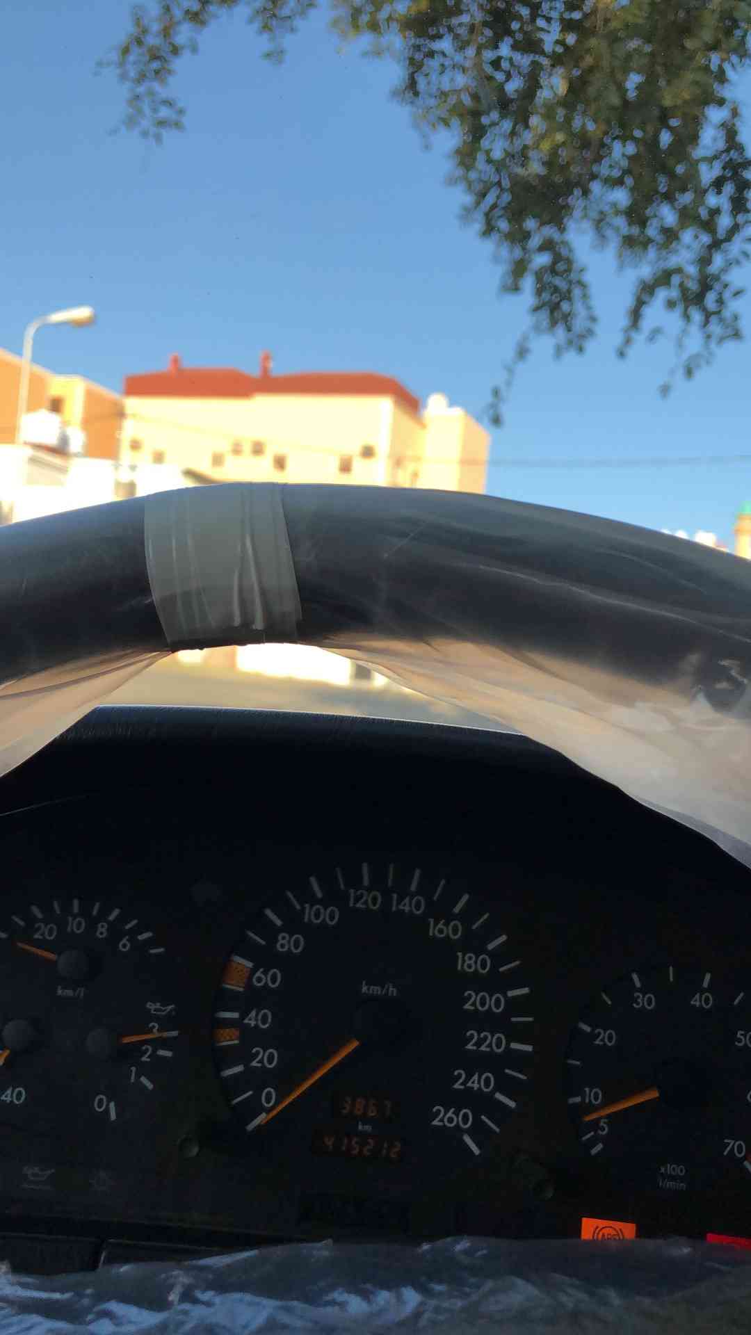 مرسيدس للبيع
لا تنسَ أنك شاهدت هذا الإعلان في عنكبوت
مرسيدس بنز96
الممشى400
الكرتير مكسور
فيه...