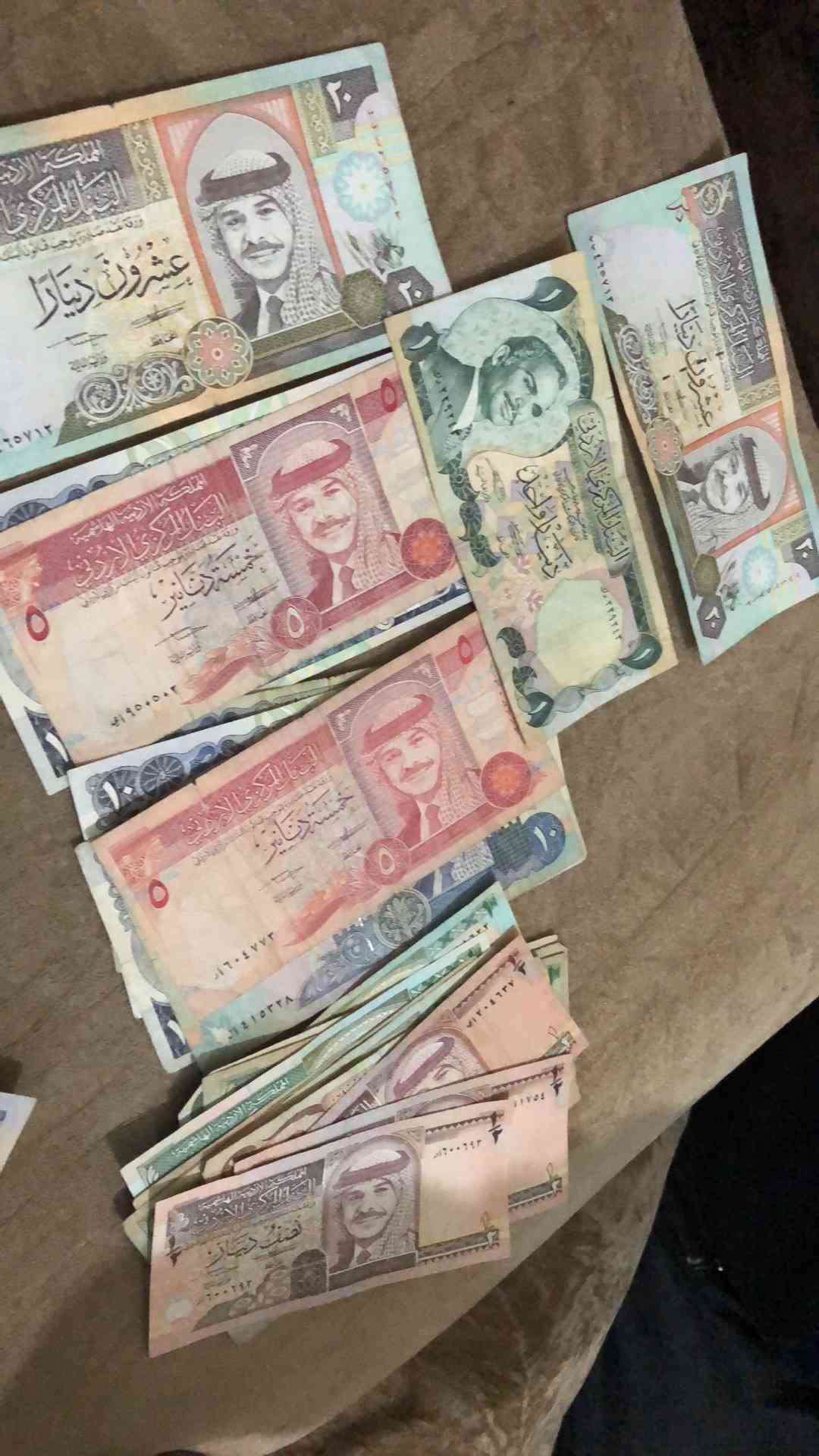 عملات نادره للبيع
لا تنسَ أنك شاهدت هذا الإعلان في عنكبوت
عملات نادره للبيع اردنيه...