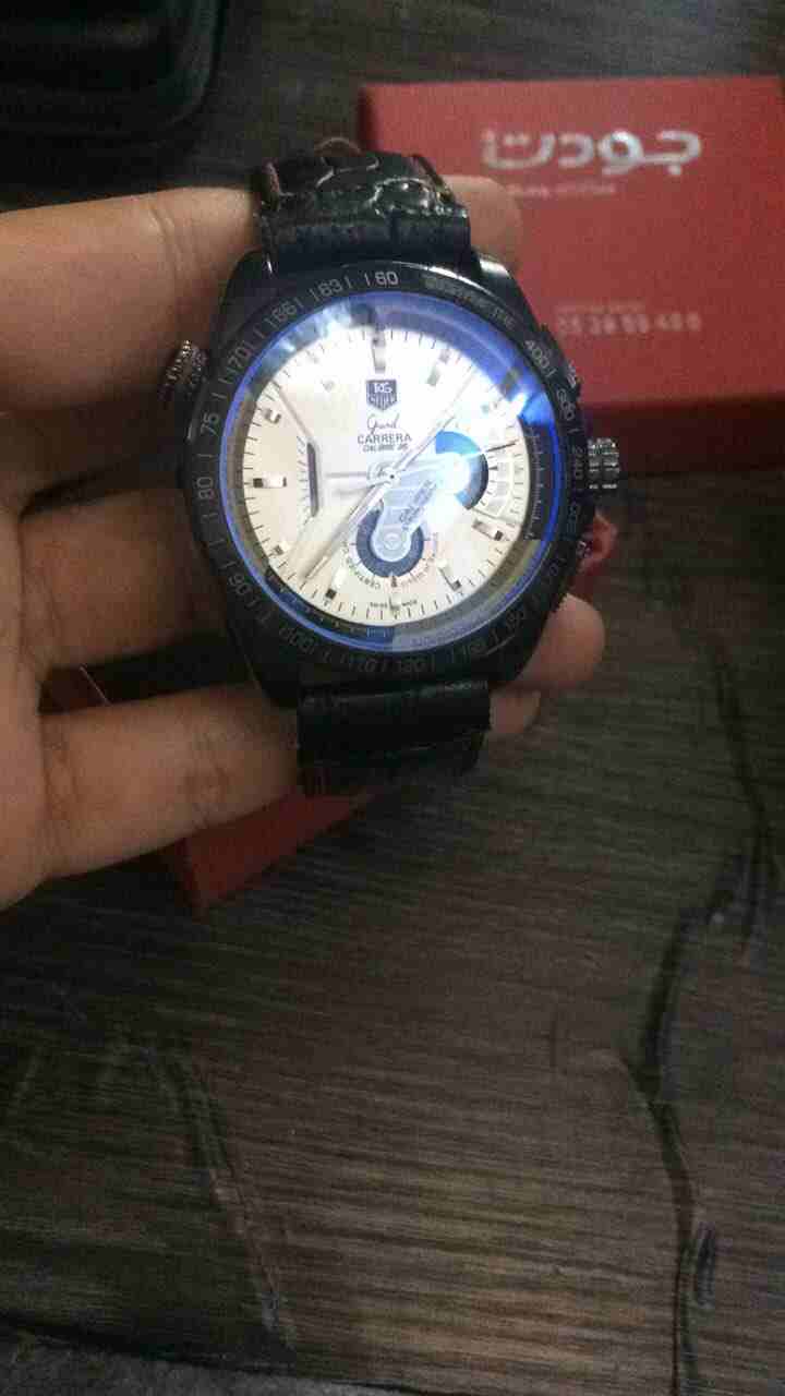 CARRERA tag heuer calibre 36
لا تنسَ أنك شاهدت هذا الإعلان في عنكبوت
Swiss made
الجلد بحاله جيده...