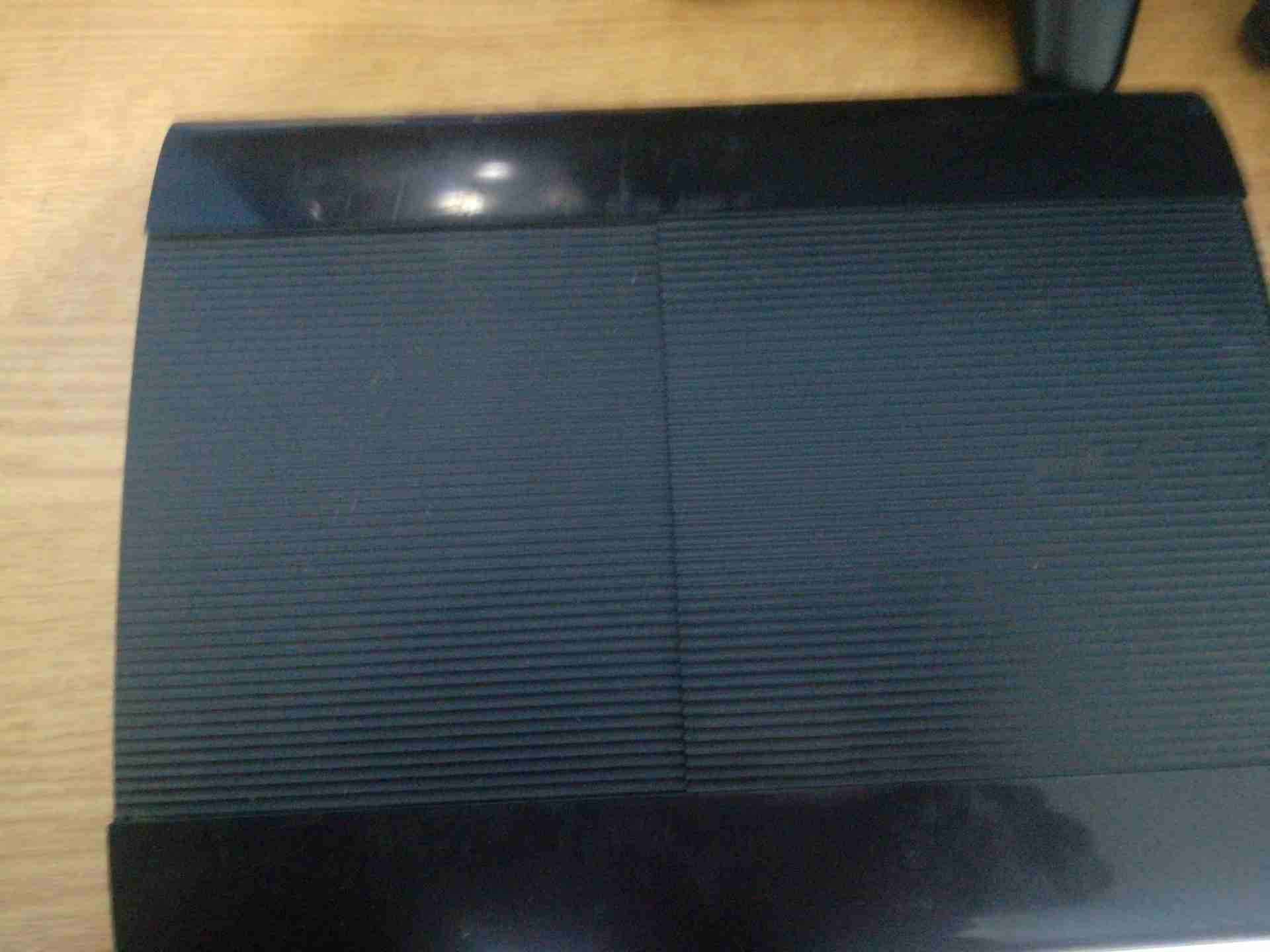 ps3 للبدل على لابتوب حديث                                            


	 				لا تنسَ أنك شاهدت هذا الإعلان في عنكبوت            
	 				
                            Ps3 مواصفات ممتازه
500GB
ثلاث...