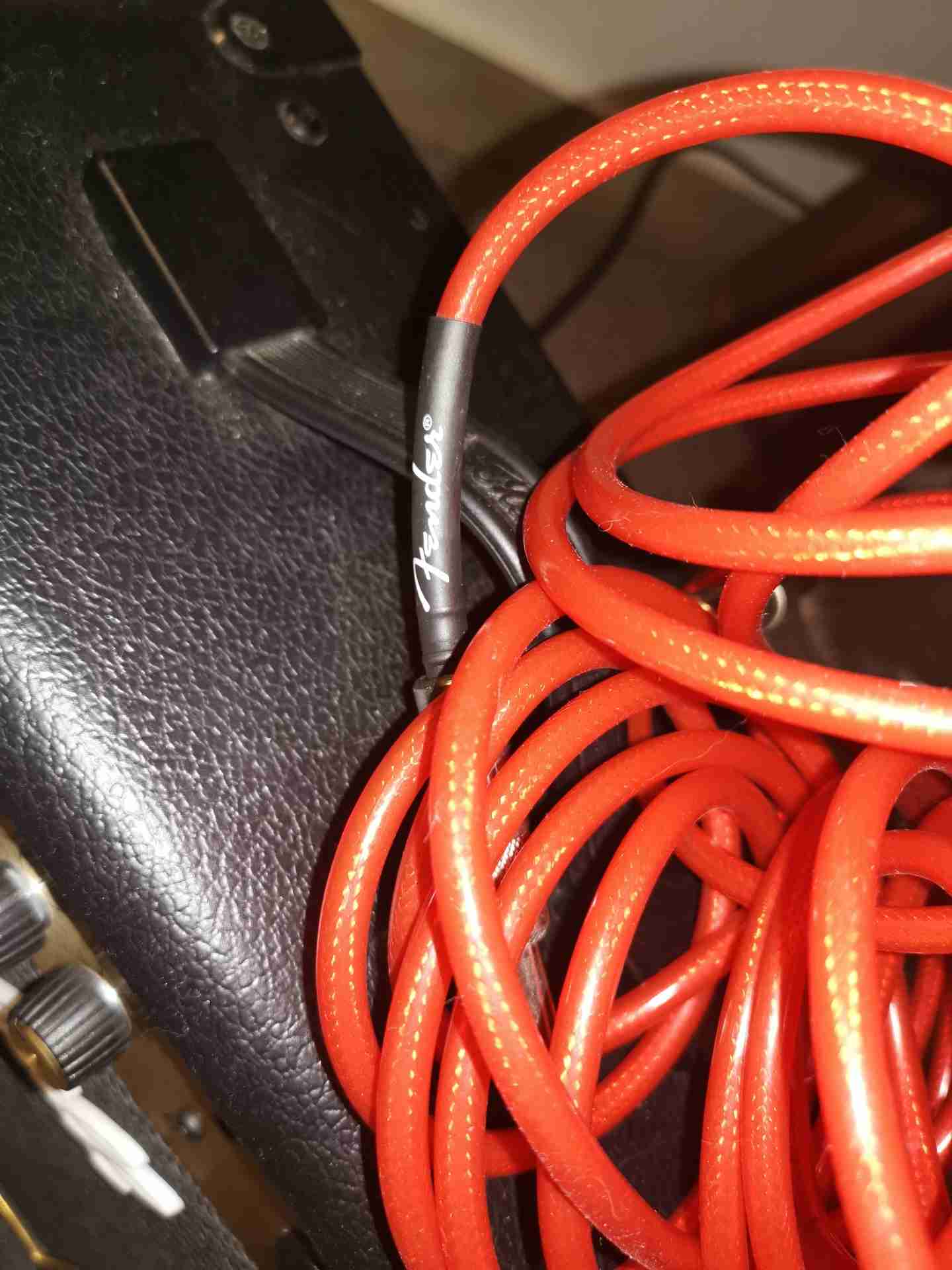 marshall speaker سماعات للجيتار الكهربائي
لا تنسَ أنك شاهدت هذا الإعلان في عنكبوت
سماعات مارش...