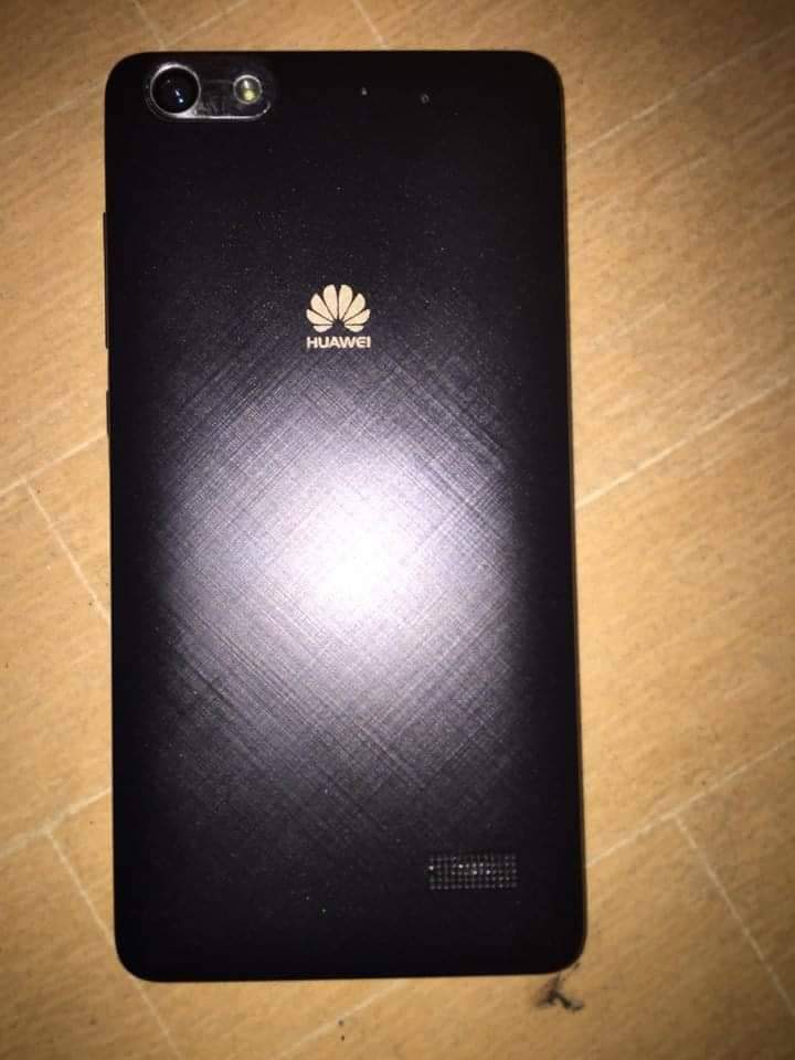Huawie Gplay mini                                            


	 				لا تنسَ أنك شاهدت هذا الإعلان في عنكبوت            
	 				
                                black 
 موّضح بالصور 
سماعات وشآحن...