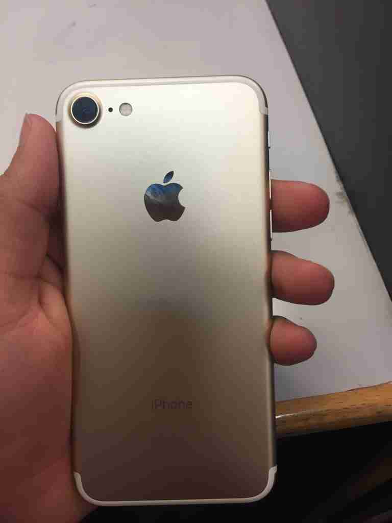 iPhone 7. 32g ولا نقرة بحال الوكالة
لا تنسَ أنك شاهدت هذا الإعلان في عنكبوت
الجهاز نضيف جدا ج...