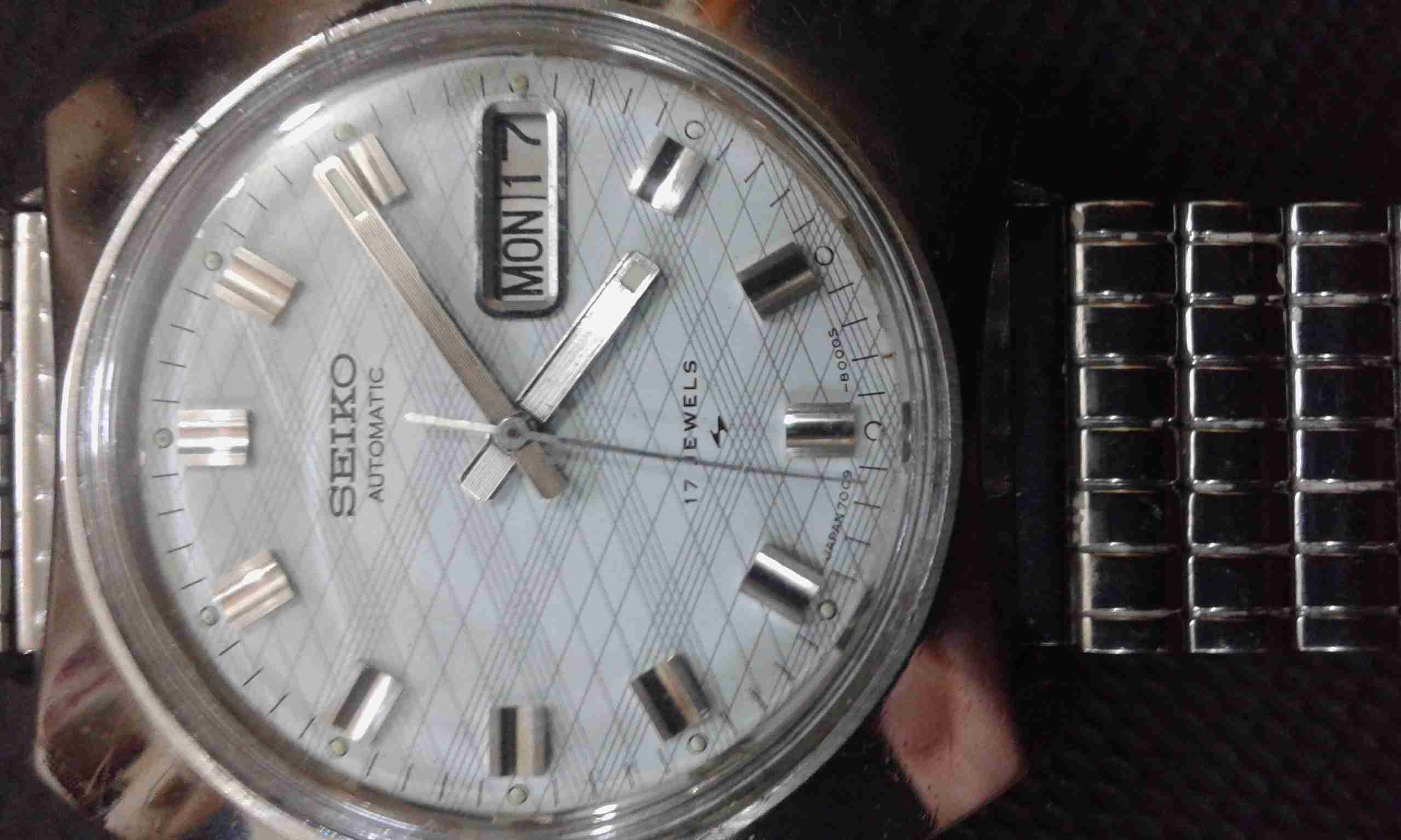 ساعة Seiko
لا تنسَ أنك شاهدت هذا الإعلان في عنكبوت
ساعة يابانية نوع Seiko .. اوتوماتيك .. لون...