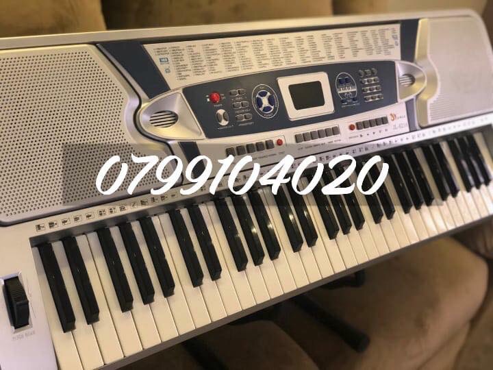بيانو اورج جديد بالكرتونه مسكر فخم اصلي 290 لحن مع اياقاعات وعيارات كامله 61 مفتاح 6 اوكتاف ومكفول
لا تنسَ أنك شاهدت هذا الإعلان في عنكبوت...