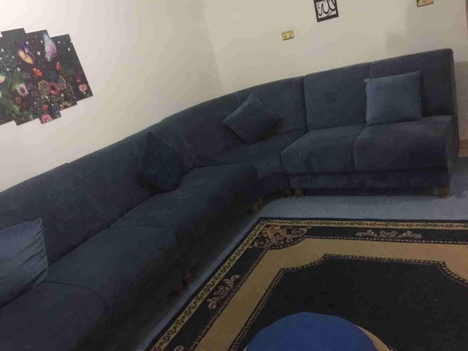 طقم كونر تفصيل 14 مقعد لون ازرق لون جميل للبيع بداعي السفر قابل                                            


	 				لا تنسَ أنك شاهدت هذا الإعلان في عنكبوت...