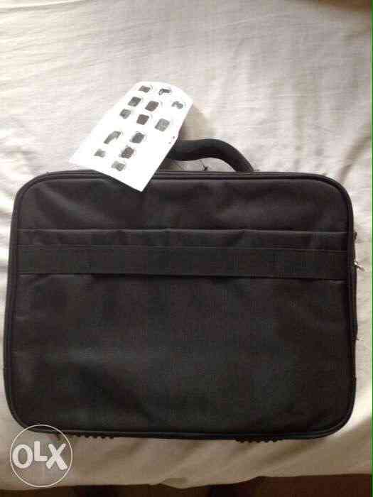 Giza – available for sale Other
لا تنسَ أنك شاهدت هذا الإعلان في عنكبوت
Laptop Case شنط...