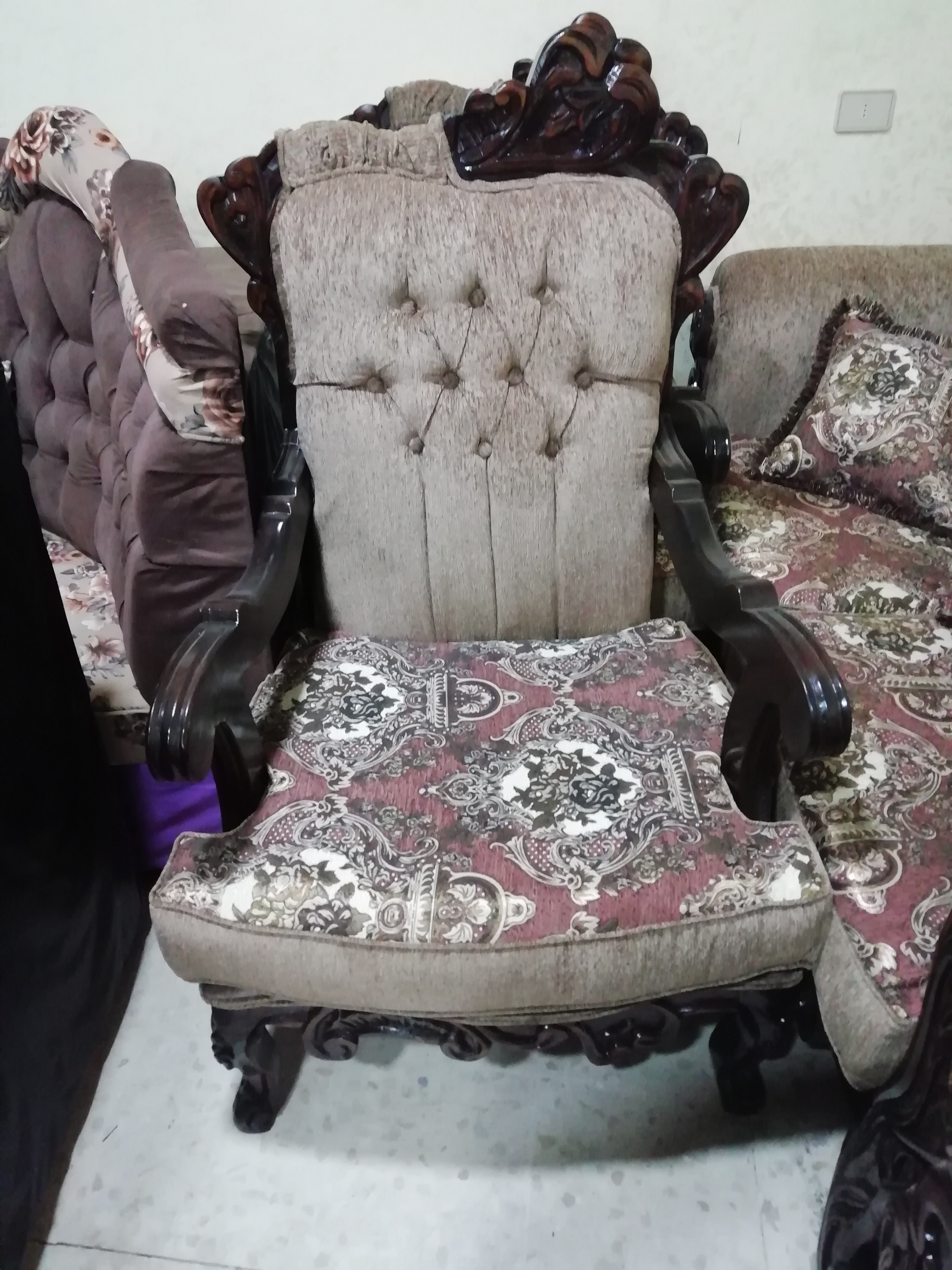 طقمين مصري خشب زان بسعر مغري تصفيه مع جلسه 24مقعد
لا تنسَ أنك شاهدت هذا الإعلان في عنكبوت
طقم...