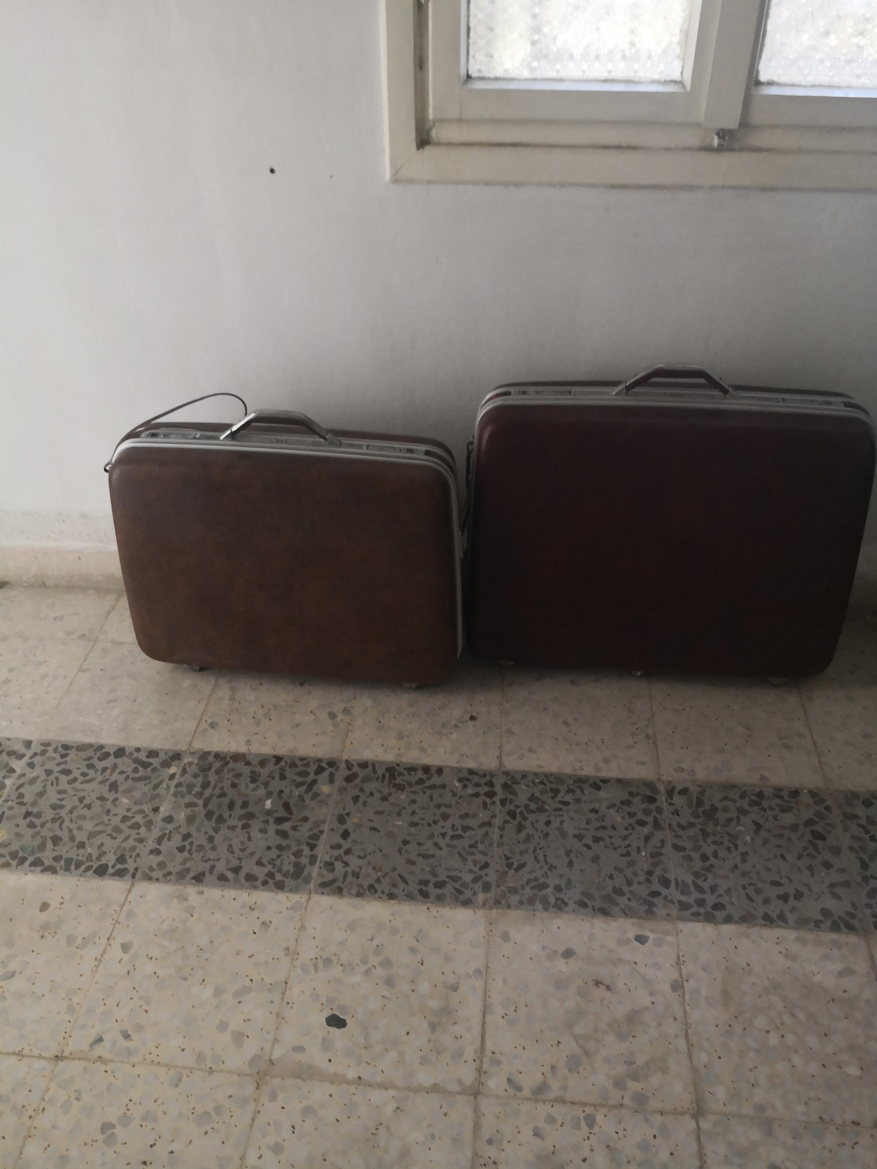 شنط سفر عدد 2                                            


	 				لا تنسَ أنك شاهدت هذا الإعلان في عنكبوت            
	 				
                                الي بناسبه السعر يبعثلي رسالة برقمه...