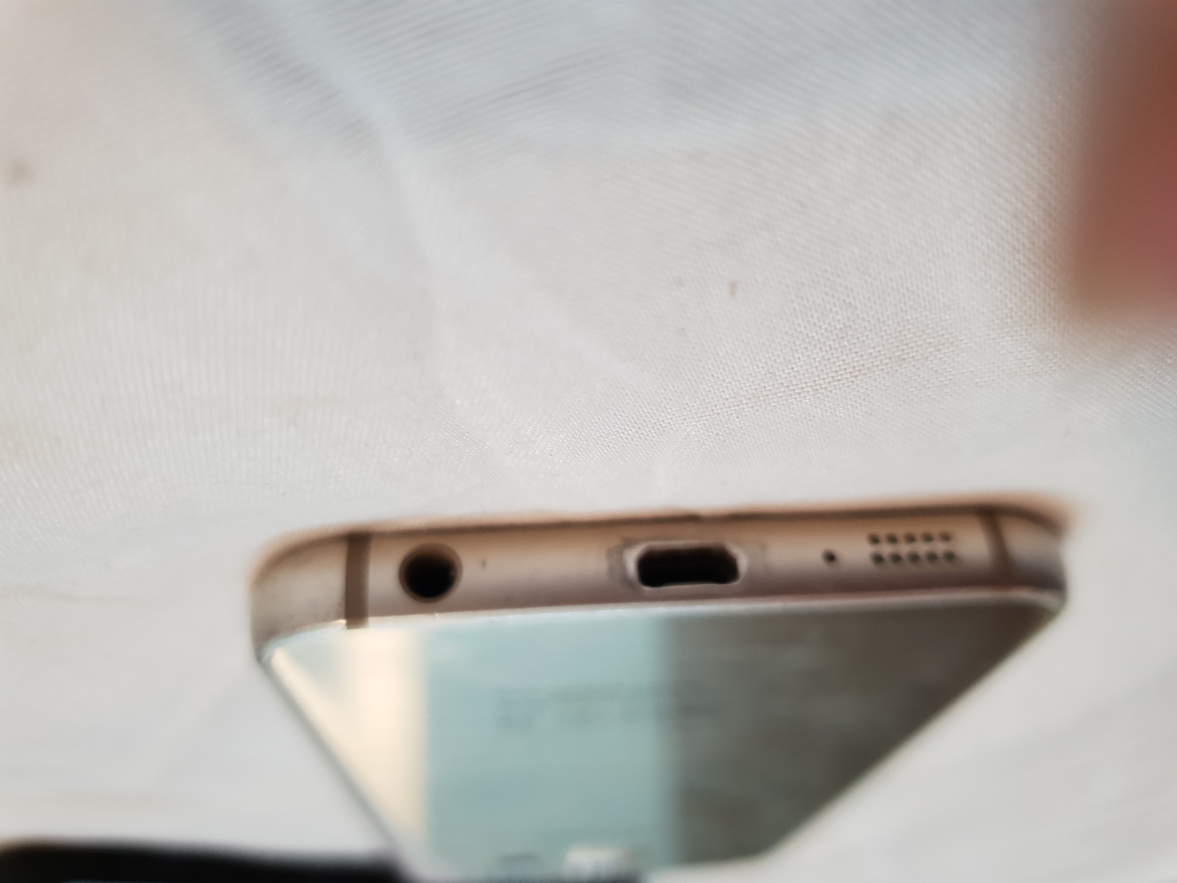 s6 edge 64 giga in a good condition                                            


	 				لا تنسَ أنك شاهدت هذا الإعلان في عنكبوت            
	 				
                                لا يشكو  من شيئ س...