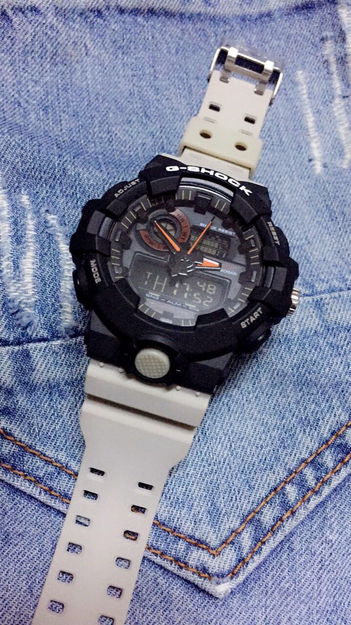تشكيله مميزه من ساعات G shock الرياضيه اليابانيه
لا تنسَ أنك شاهدت هذا الإعلان في عنكبوت
ساعا...
