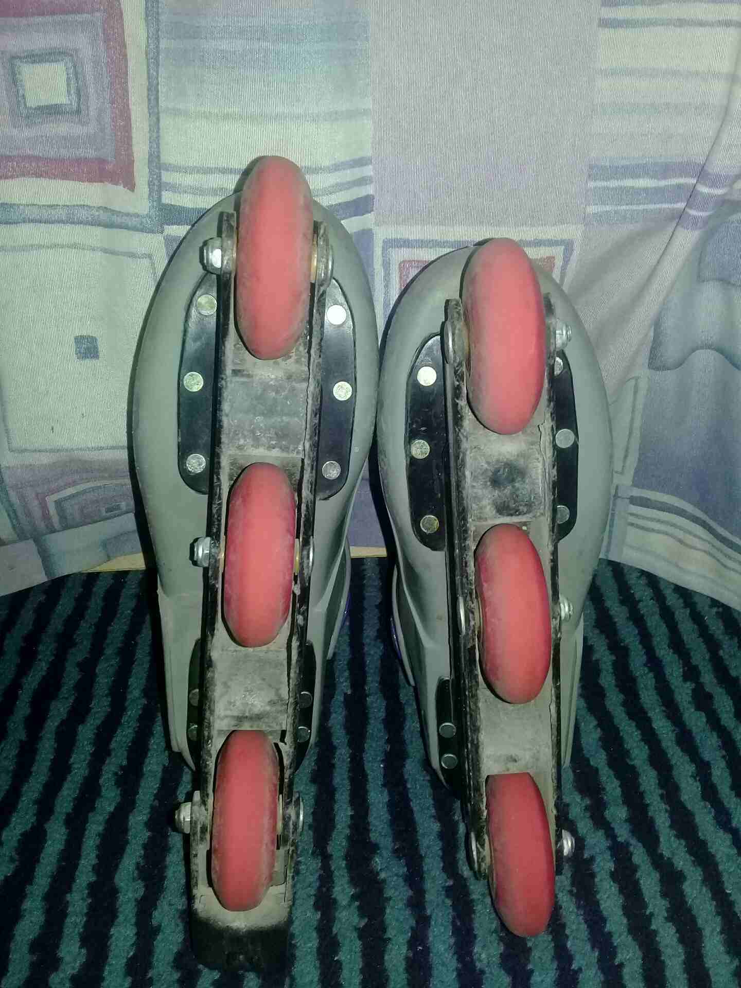 سكيت للبيع
لا تنسَ أنك شاهدت هذا الإعلان في عنكبوت
سكيت وكالة ملعوب فيه فتره بسيطة عجالة جداد قاب...