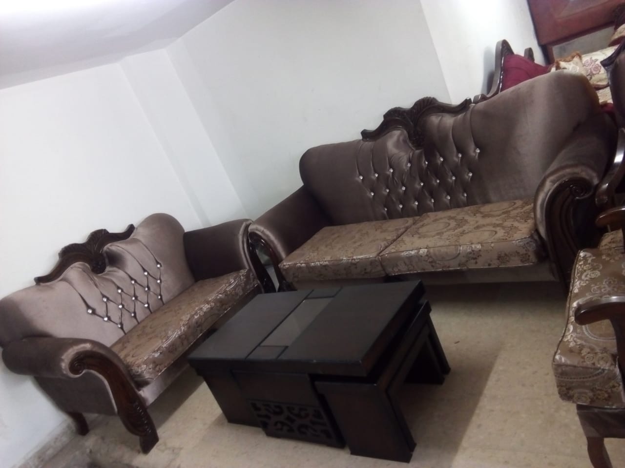 كنب زان مصري 300 دينار
لا تنسَ أنك شاهدت هذا الإعلان في عنكبوت
عرررررروووووووووض نهاااااية ال...