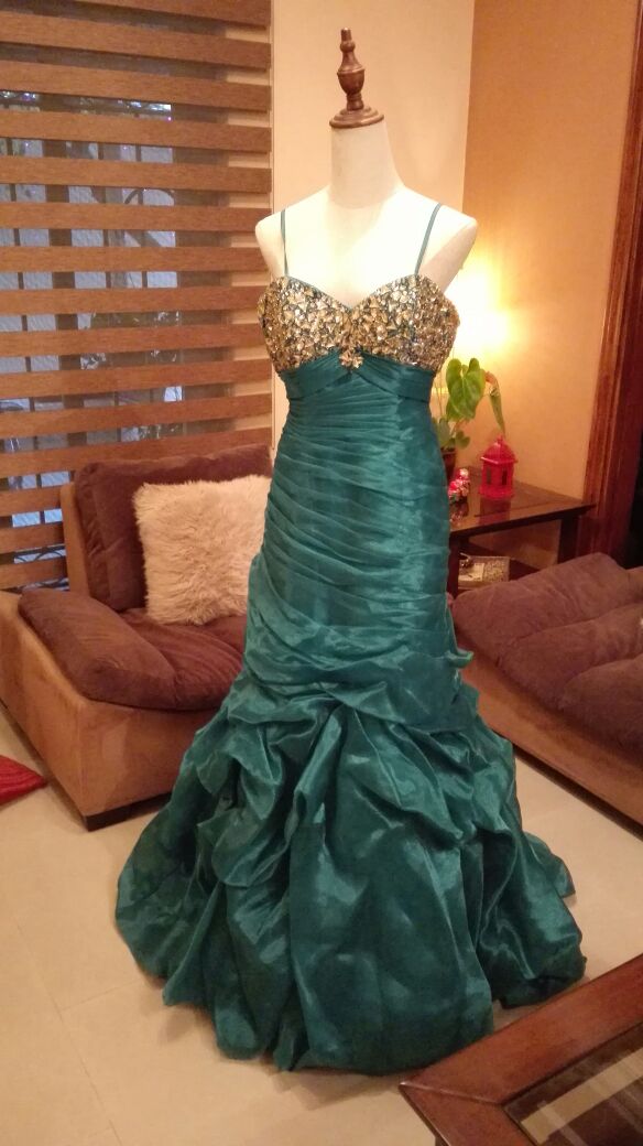 فستان خطبه / حفله
لا تنسَ أنك شاهدت هذا الإعلان في عنكبوت
فستان خطبه / حفله إستخدام مرة واحدة...