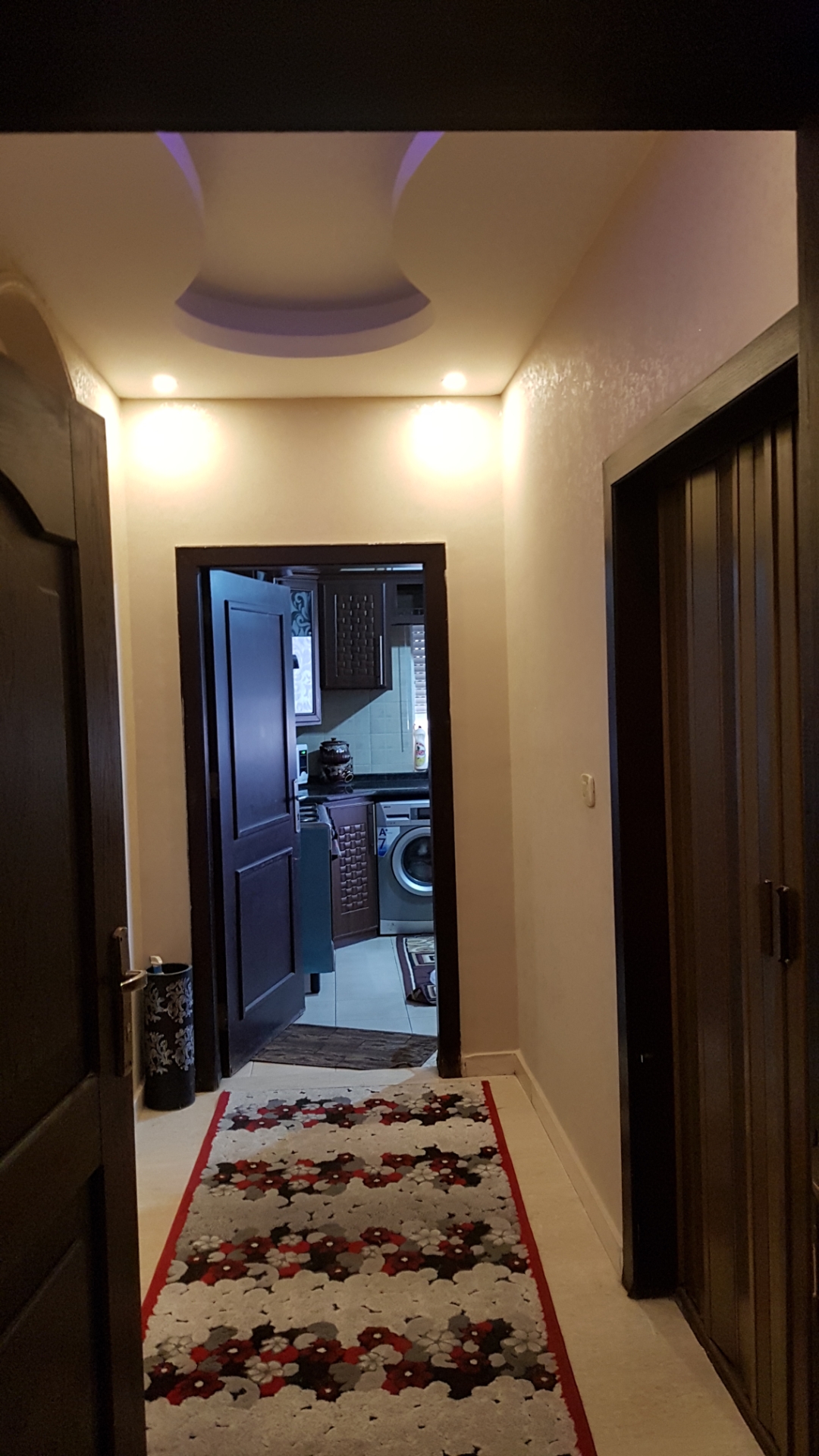 شقه للايجار في ربوة عبدون خلف الشرطه النسائيه شارع قويدر خريسات
لا تنسَ أنك شاهدت هذا الإعلان في عنكبوت...