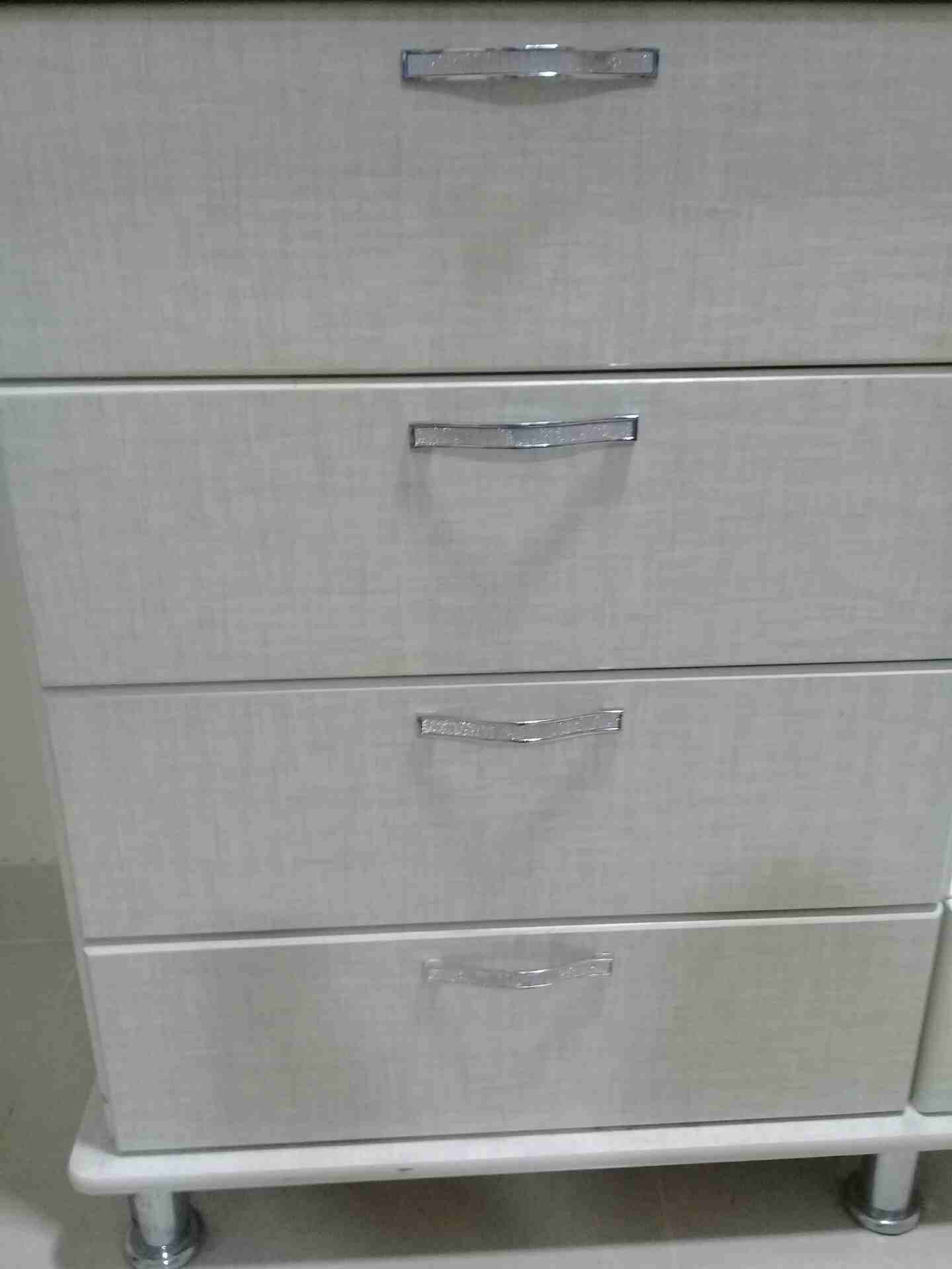 للبيع غرفة نوم شبه جديده
لا تنسَ أنك شاهدت هذا الإعلان في عنكبوت
للبيع غرفة نوم كبيره شبه جديده ا...