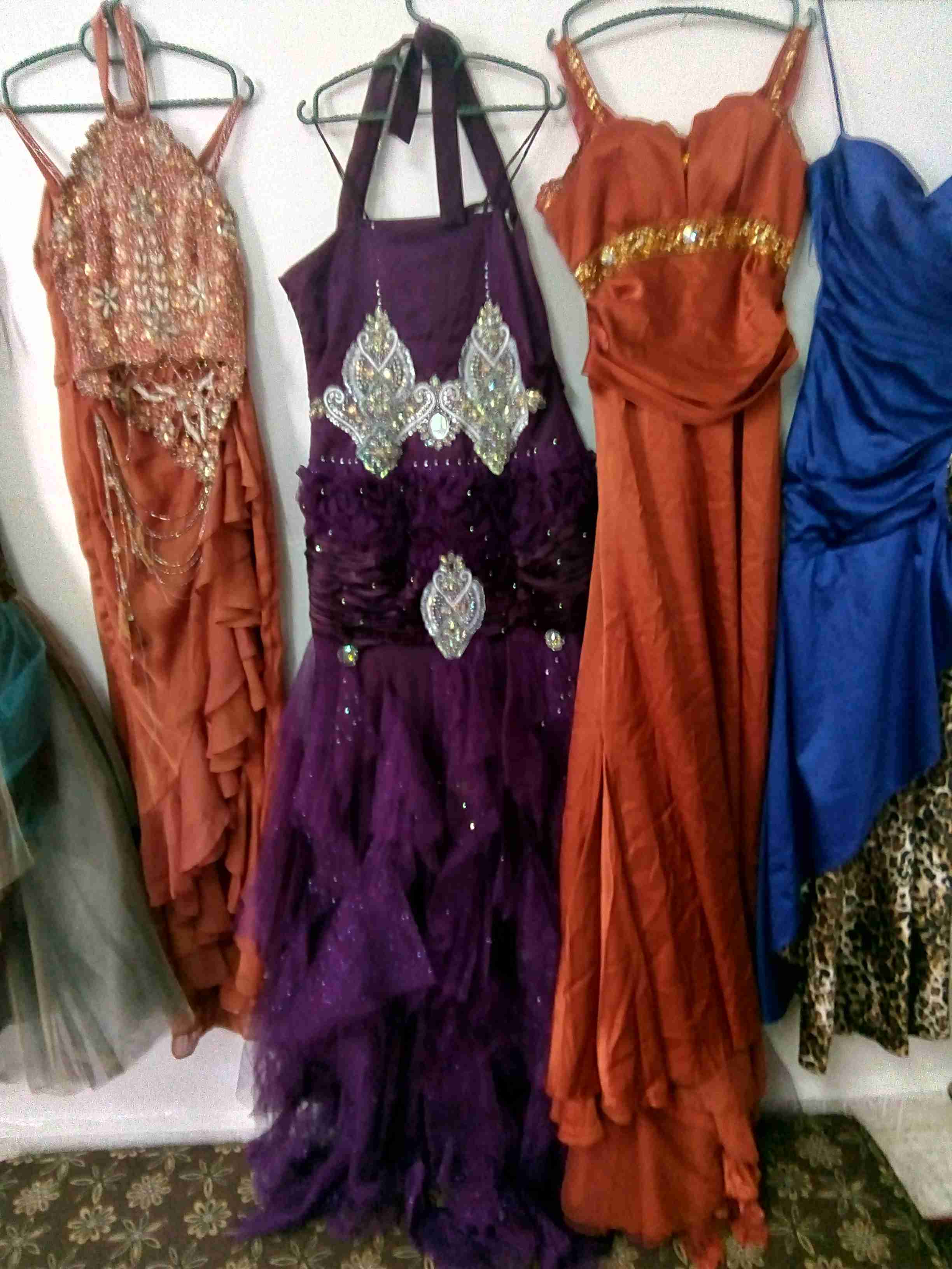 بيع فساتين سهره خليجيه جميع الموديلات والالوان بيع 20 فستان بسعر مغري بداعي سفر
لا تنسَ أنك شاهدت هذا الإعلان في عنكبوت...