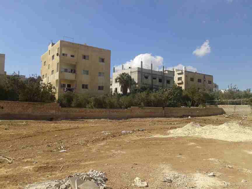 الأردن - عمان
قطعة ارض في الجويدة/ حي الباير
حوض: المستندات و أم زعرورة
المساحة: 756م
الموقع: قرب حديقة الجويدة و مدرسة الجويدة الأساسيّة المختلطة
واجهة على الشارع 24م بطول 31.3م تقريبا
شارع 12م...