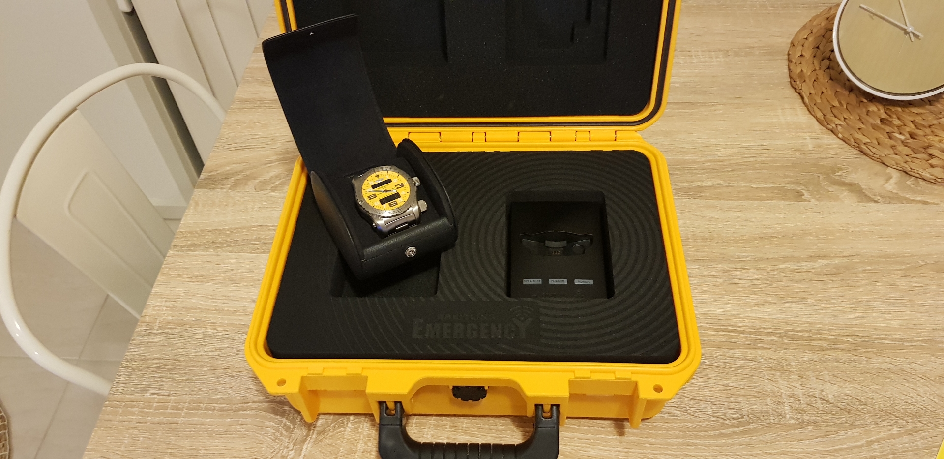 Breitling Emergency II
لا تنسَ أنك شاهدت هذا الإعلان في عنكبوت
3 month old
وارد الوكاله...