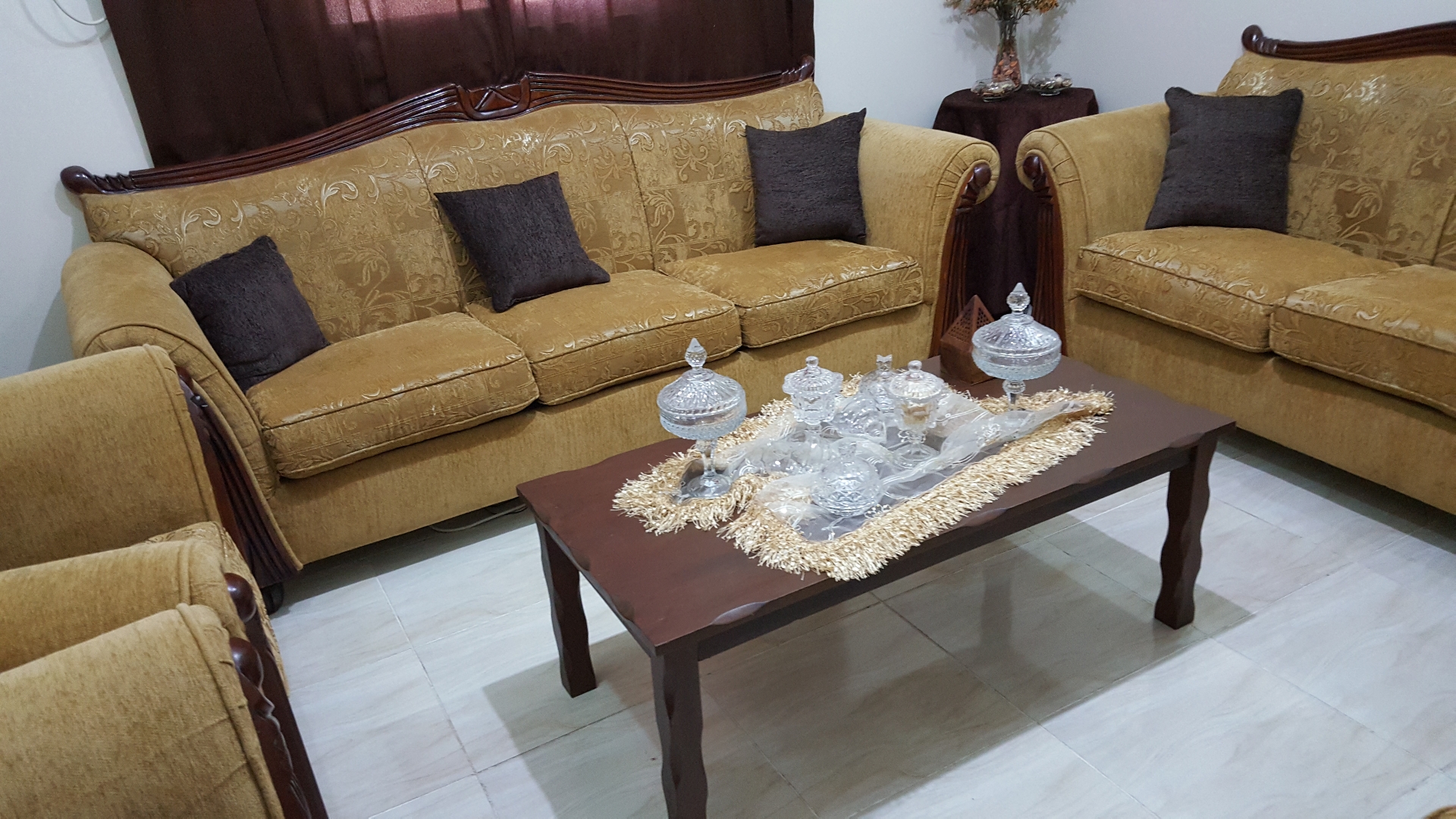 طقم كنب نظيف جدا
لا تنسَ أنك شاهدت هذا الإعلان في عنكبوت
طقم كنب نظيف جدا
خشب متيت قماش نظيف...