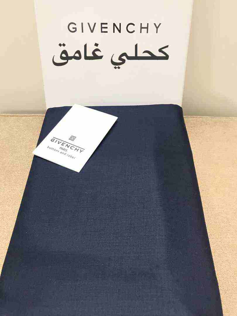 أقمشة جفينشى
لا تنسَ أنك شاهدت هذا الإعلان في عنكبوت
اقمشة جفينشى الرجالية
قماش صيفى ابيض وكريمى...