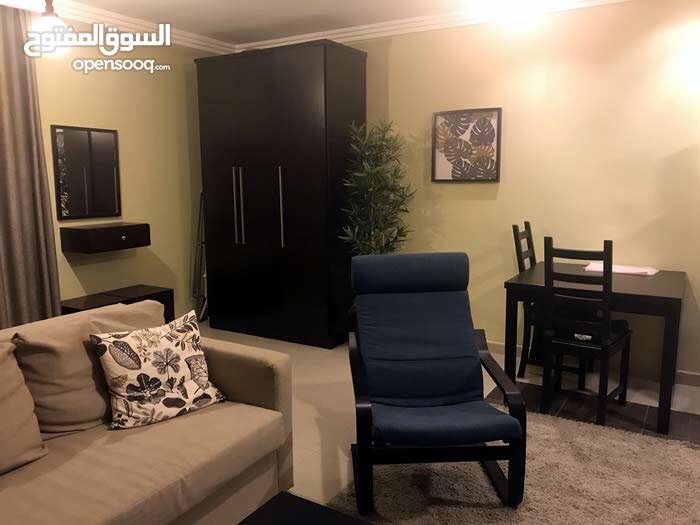 استوديو مكون من غرفه نوم و قعده كونديشن مركزي في خلدا عند اشارات العساف مجمع بيت العمر
لا تنسَ أنك شاهدت هذا الإعلان في عنكبوت...