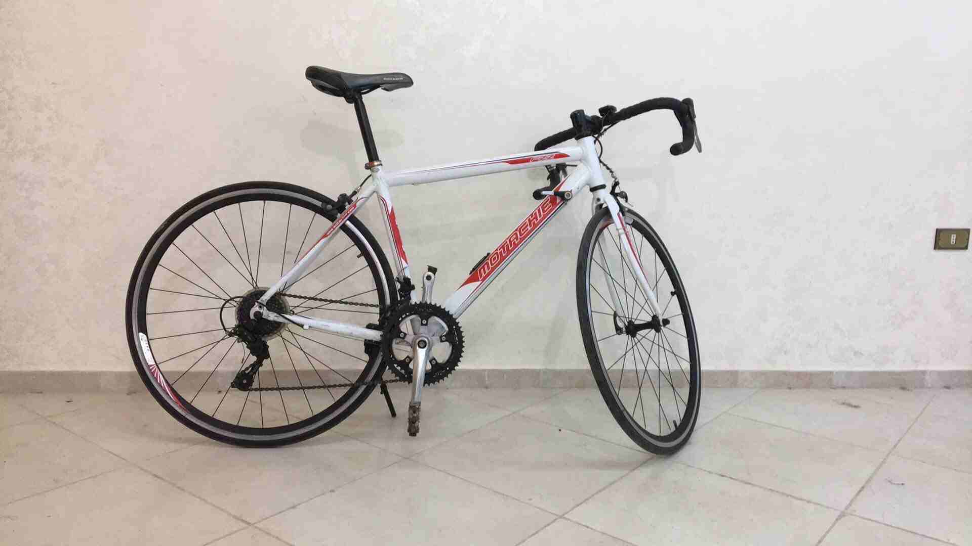 Road bike for sale                                            


	 				لا تنسَ أنك شاهدت هذا الإعلان في عنكبوت            
	 				
                            Road bike for sale...