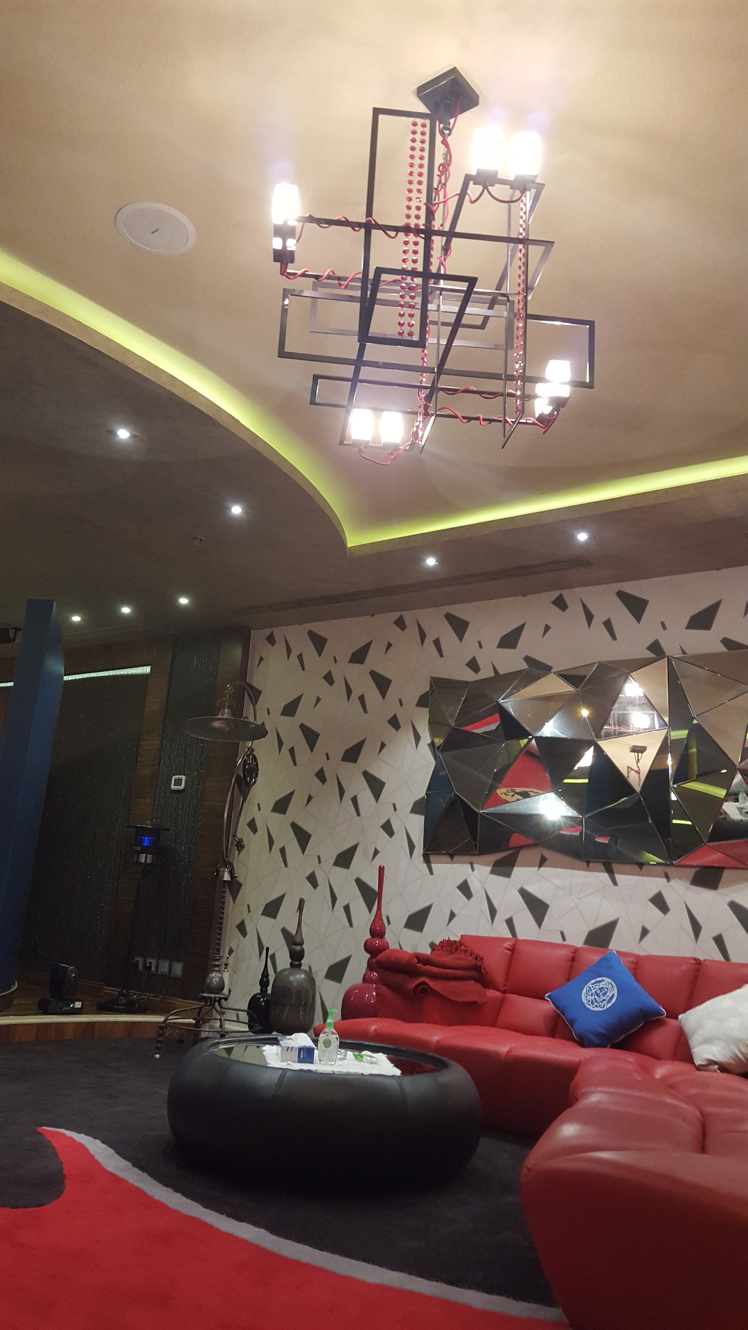 جدة ابحر شارع عبر القارات
لا تنسَ أنك شاهدت هذا الإعلان في عنكبوت
تركيب ورق جدران أوروبي أمري...