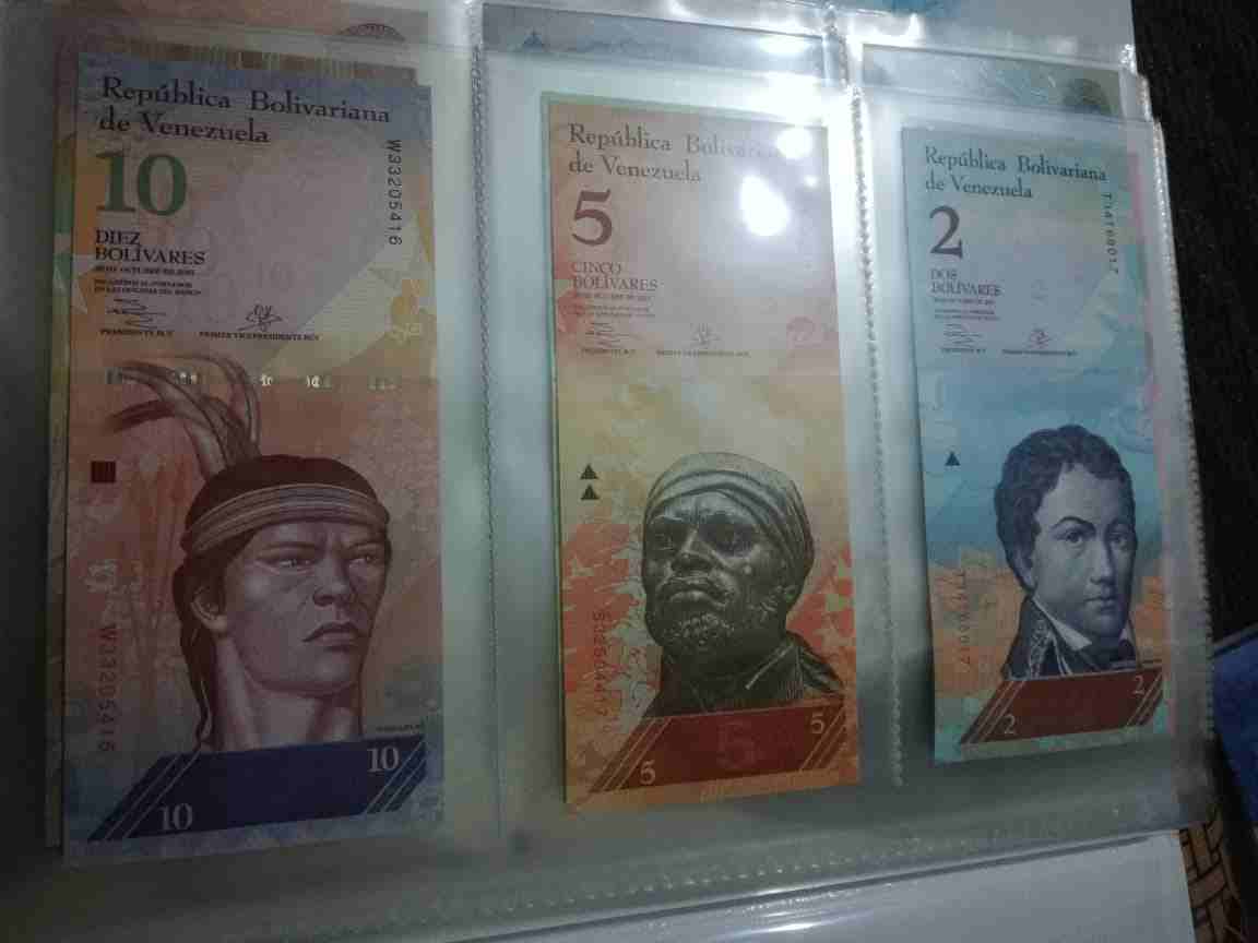 البوم عملات ورقيه
لا تنسَ أنك شاهدت هذا الإعلان في عنكبوت
البوم عملات ورقيه مع مئه عمله ورقيه انس...
