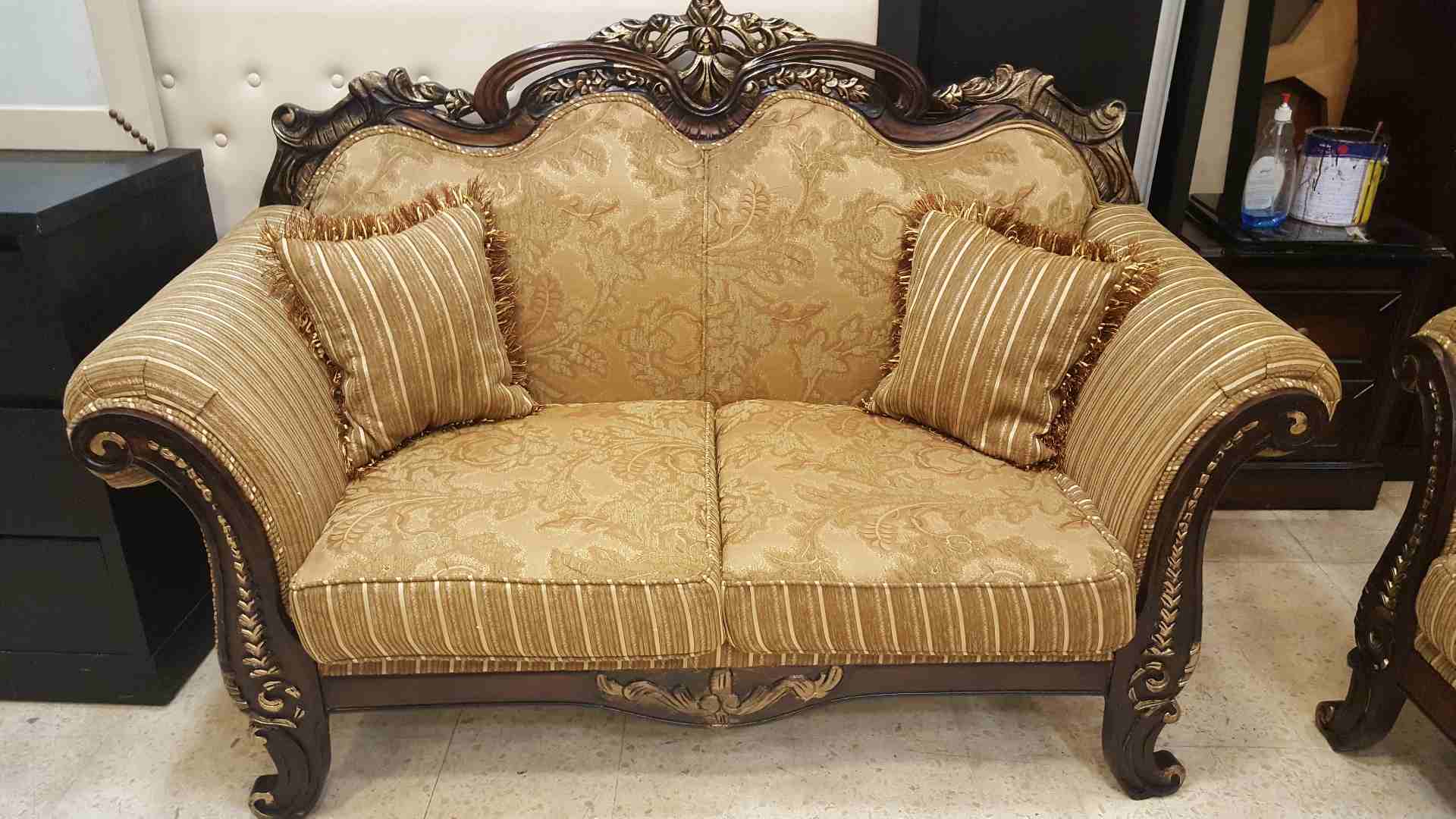 طقم كنب مصري                                            


	 				لا تنسَ أنك شاهدت هذا الإعلان في عنكبوت            
	 				
                            طقم كنب  زان ملوكية&nbsp; استيراد مصري مستعم...
