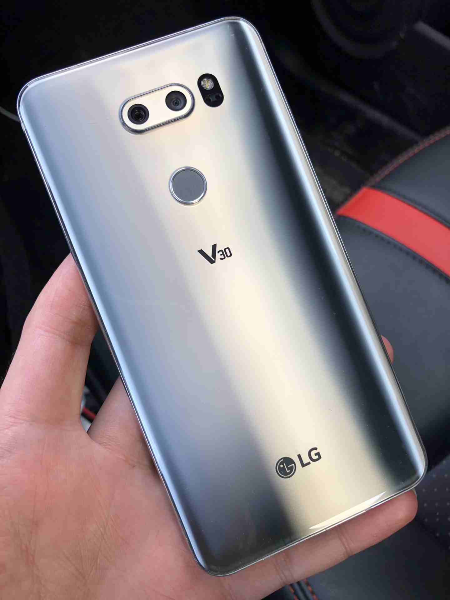 LG V30 بحالة الوكالة غني عن التعريف                                            


	 				لا تنسَ أنك شاهدت هذا الإعلان في عنكبوت            
	 				
                            بحالة الوكالة غني عن...