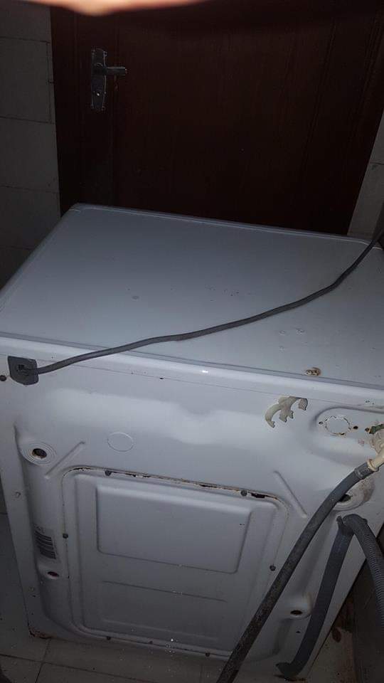 washing machine used in fairly okay condition
لا تنسَ أنك شاهدت هذا الإعلان في عنكبوت
washing...