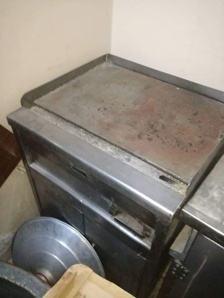 عدة طبخ وجرل ومقلى للبيع
لا تنسَ أنك شاهدت هذا الإعلان في عنكبوت
عدة طبخ افراح 2 حلل كبيرة ن...
