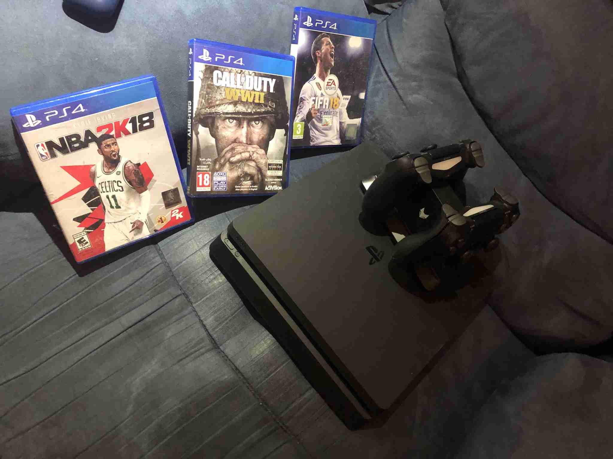 playstation 4 slim                                            


	 				لا تنسَ أنك شاهدت هذا الإعلان في عنكبوت            
	 				
                                بلايستشن 4 سعة 500g مع كامل اسلاكه...