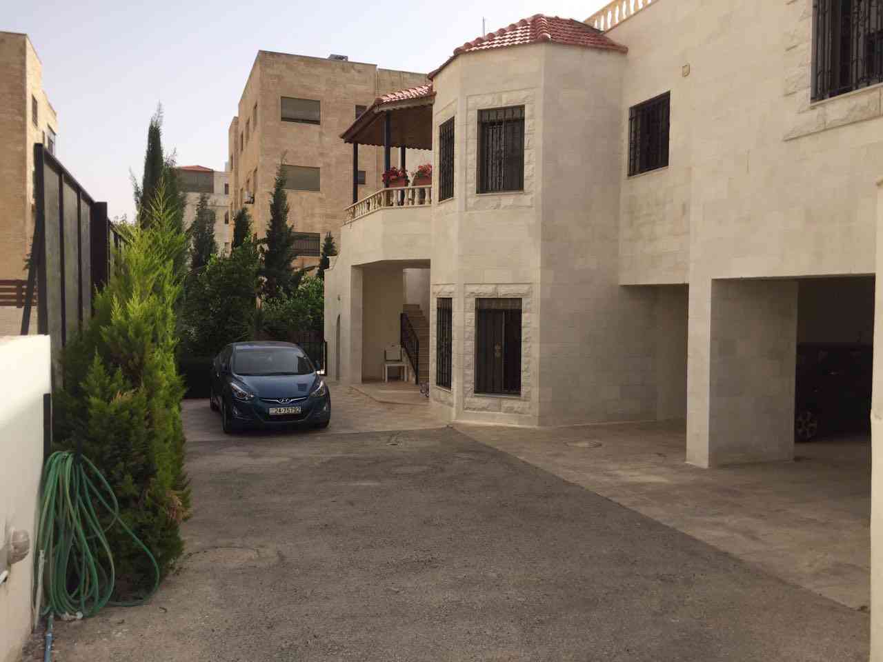 الجبيهه فيلا مستقله فخمه جدا جدا موقع مميز ارض 1050م بناء 650م
لا تنسَ أنك شاهدت هذا الإعلان في عنكبوت...