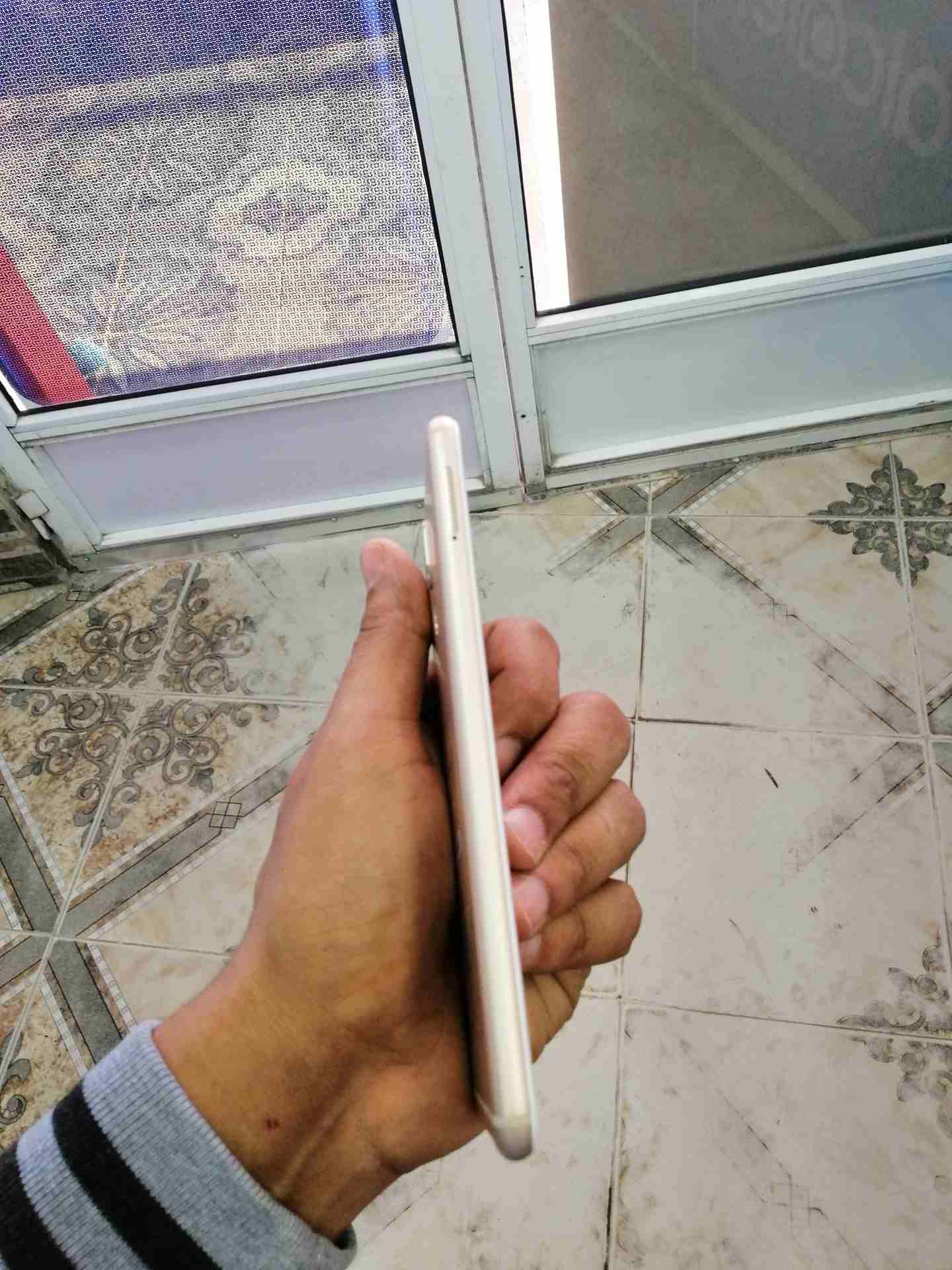 ميت 10 لايت نظيف وكاله
لا تنسَ أنك شاهدت هذا الإعلان في عنكبوت
معه كرتونته فقط الجهاز ولا نقره في...