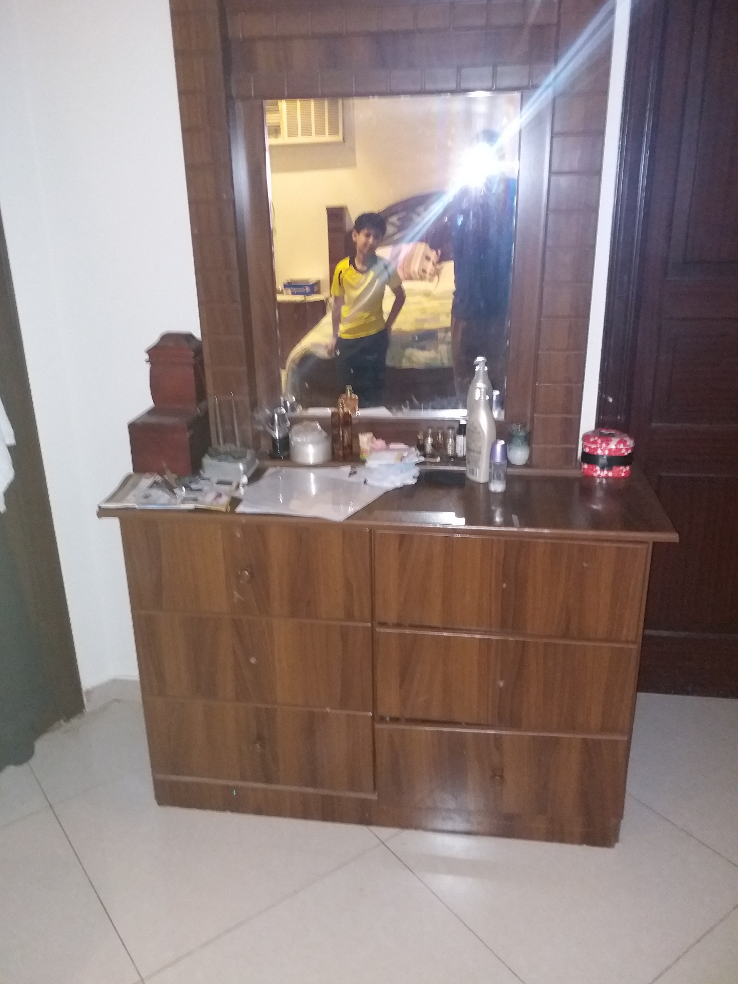 كنب مجلس وغرفة نوم
لا تنسَ أنك شاهدت هذا الإعلان في عنكبوت
كنب زاويتين على شكل حرف U مقاس 4*4...