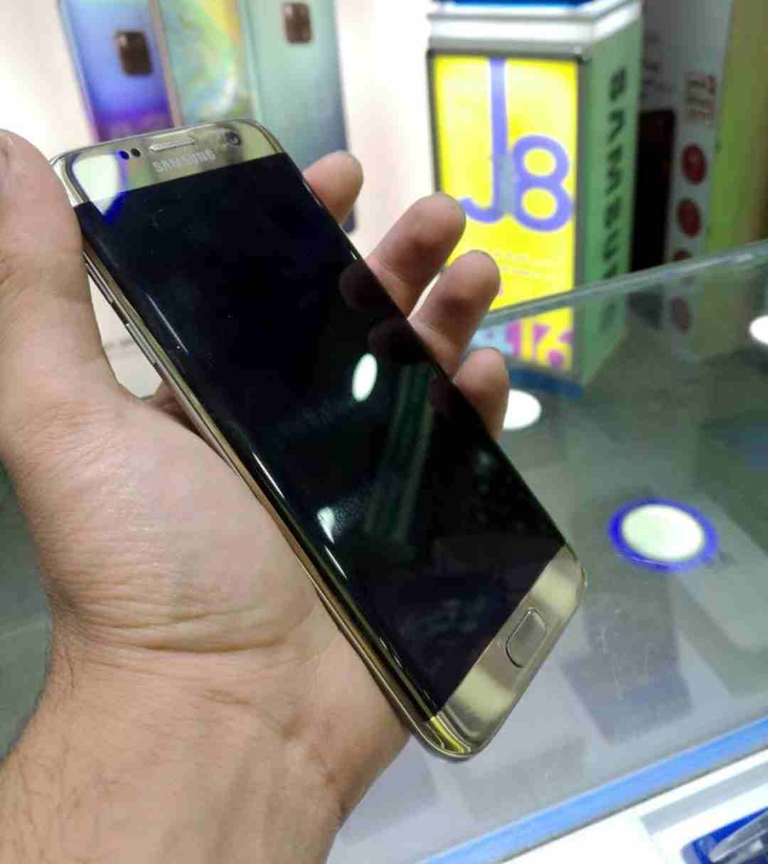 s7 edg                                            


	 				لا تنسَ أنك شاهدت هذا الإعلان في عنكبوت            
	 				
                            s7edg معوا شاحن فقط نظيف...